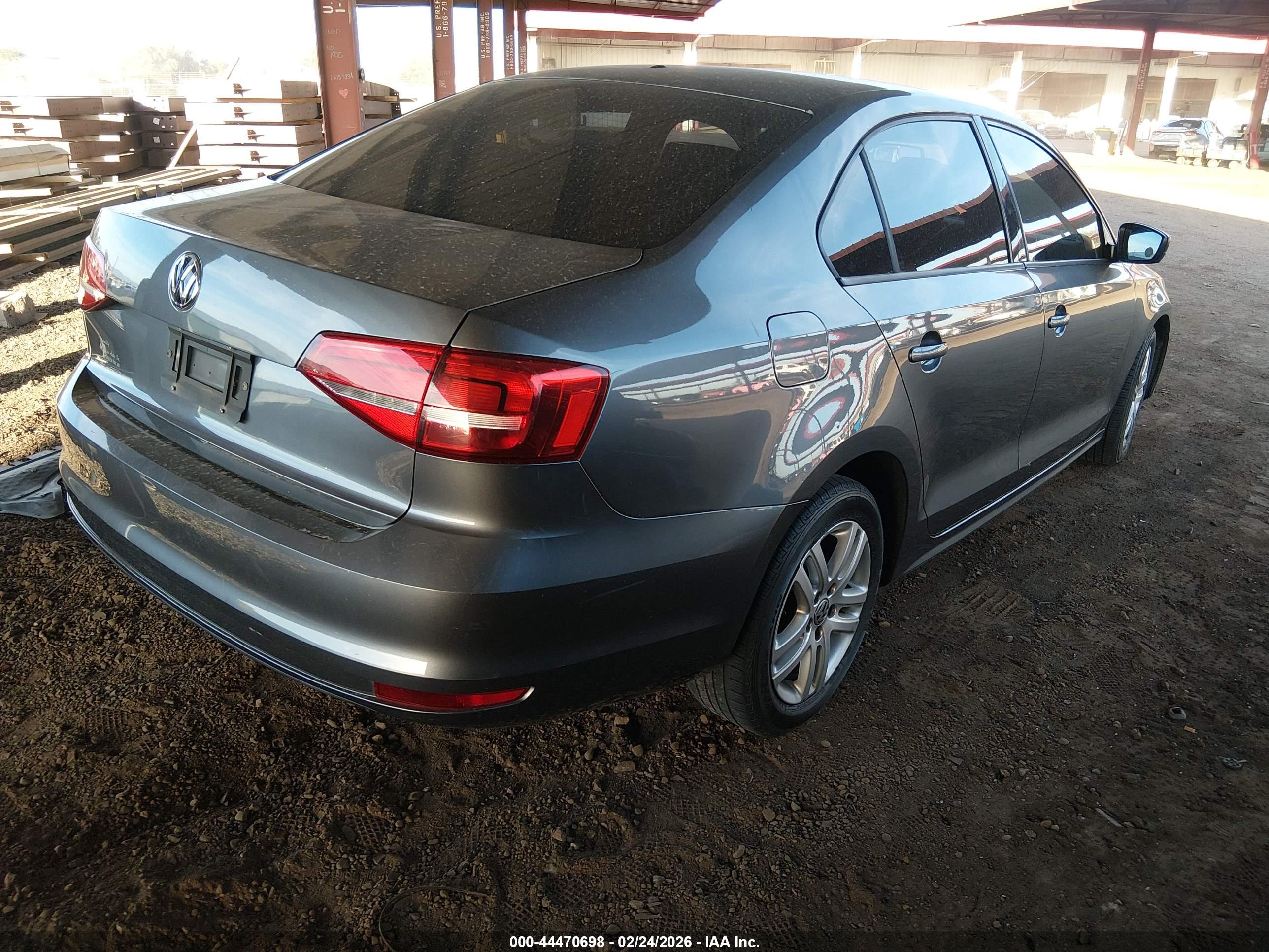 VOLKSWAGEN JETTA image 4