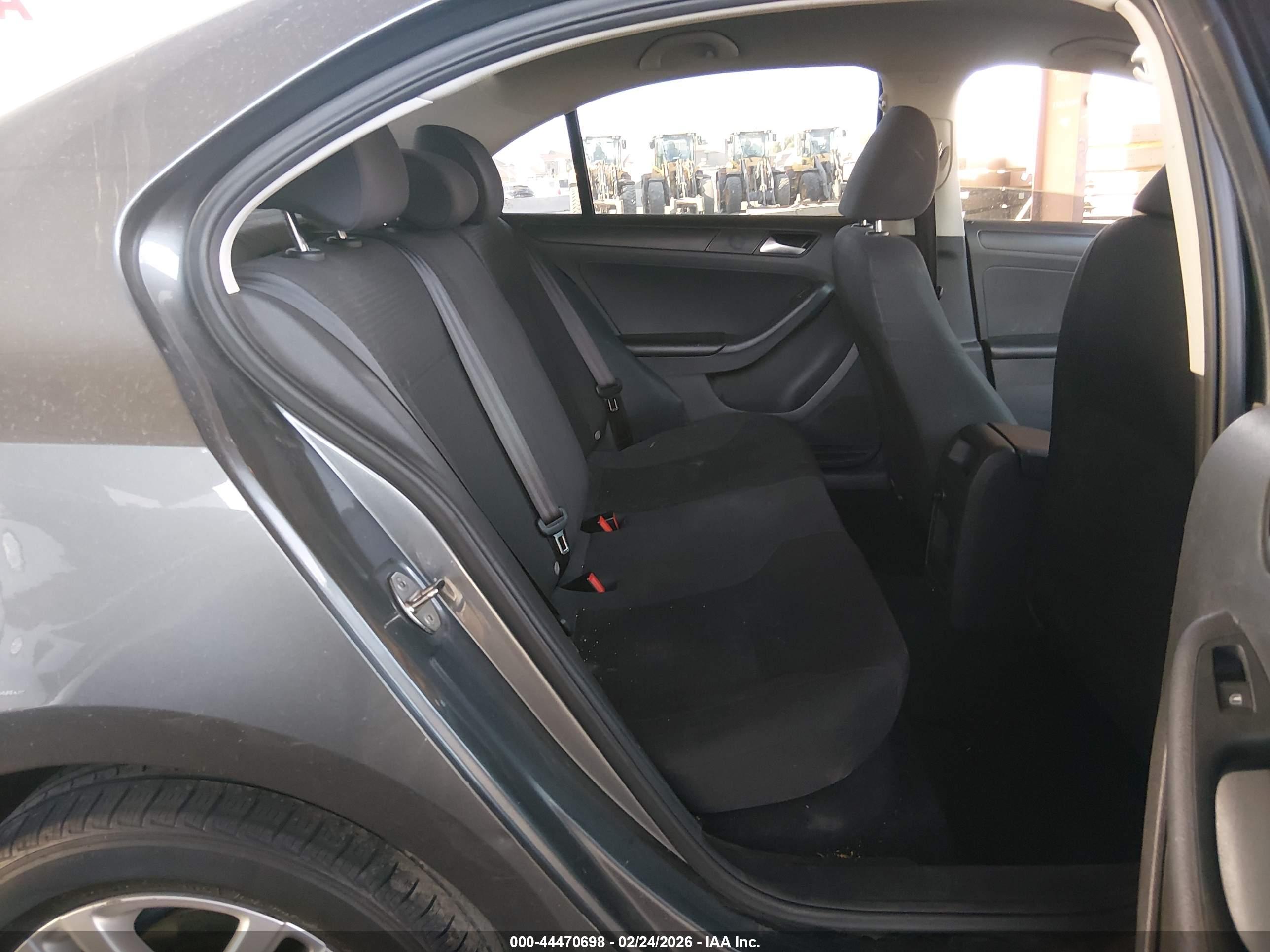 VOLKSWAGEN JETTA image 8
