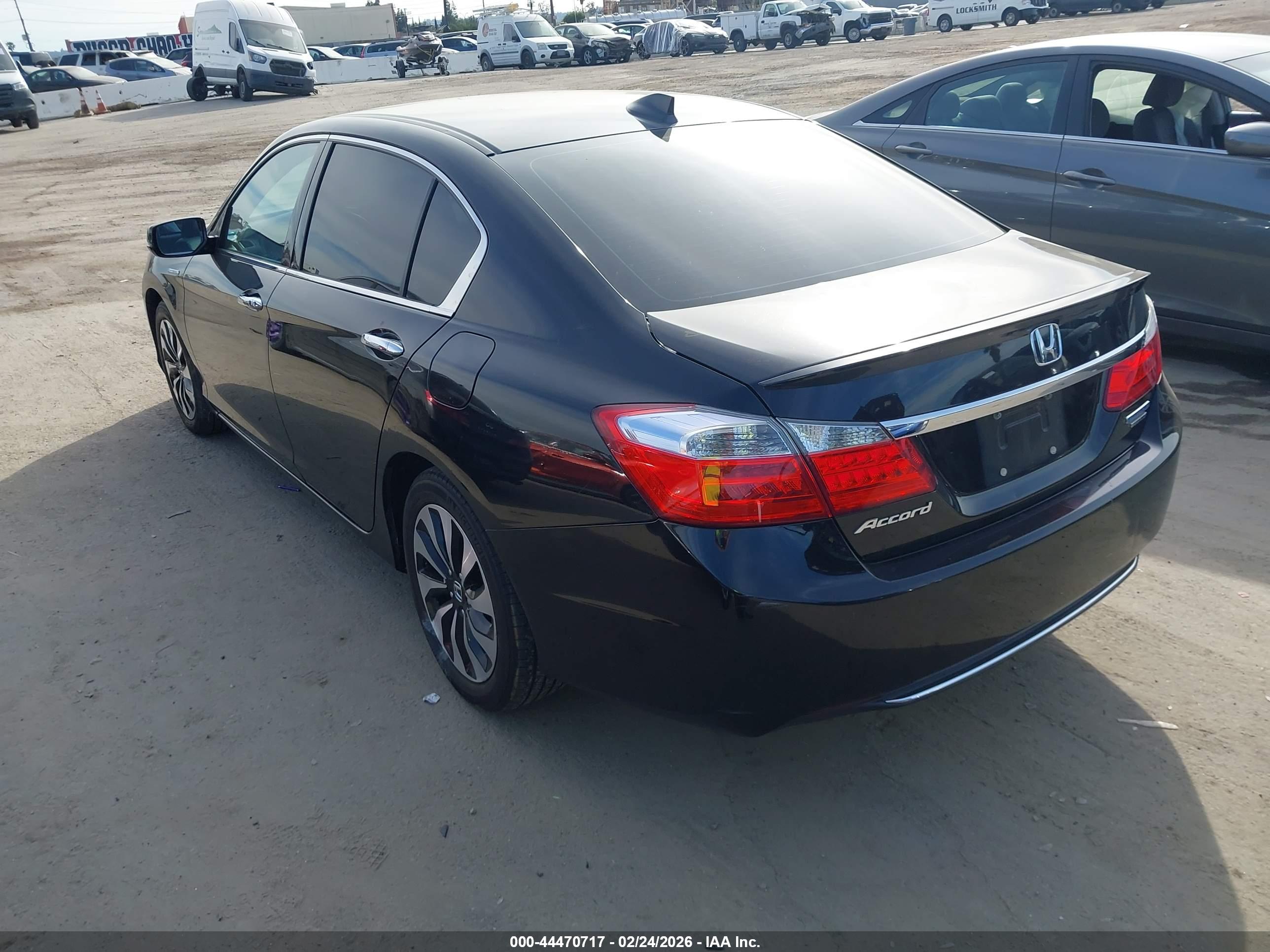 HONDA ACCORD image 3