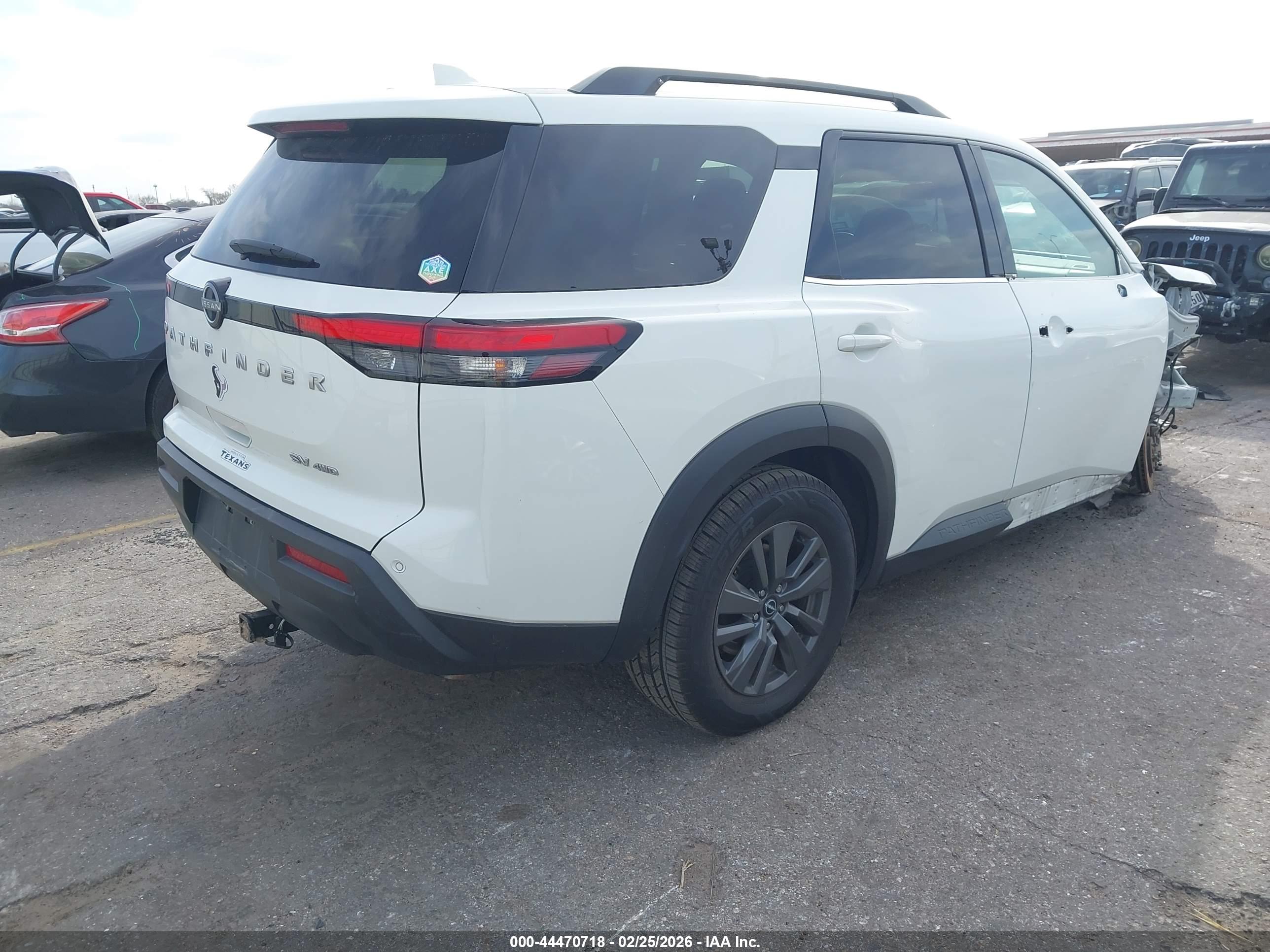 NISSAN PATHFINDER image 4