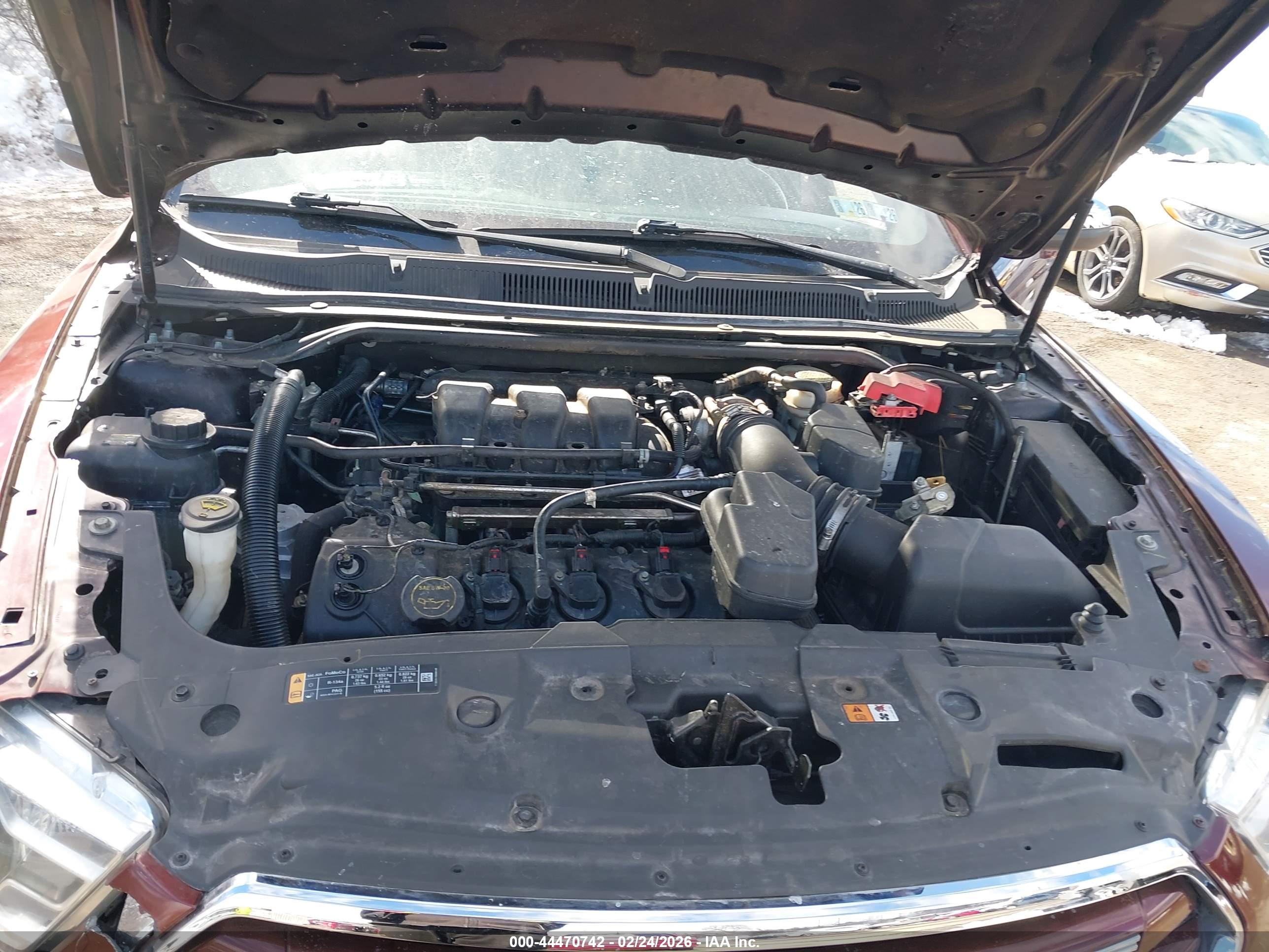 FORD TAURUS image 10