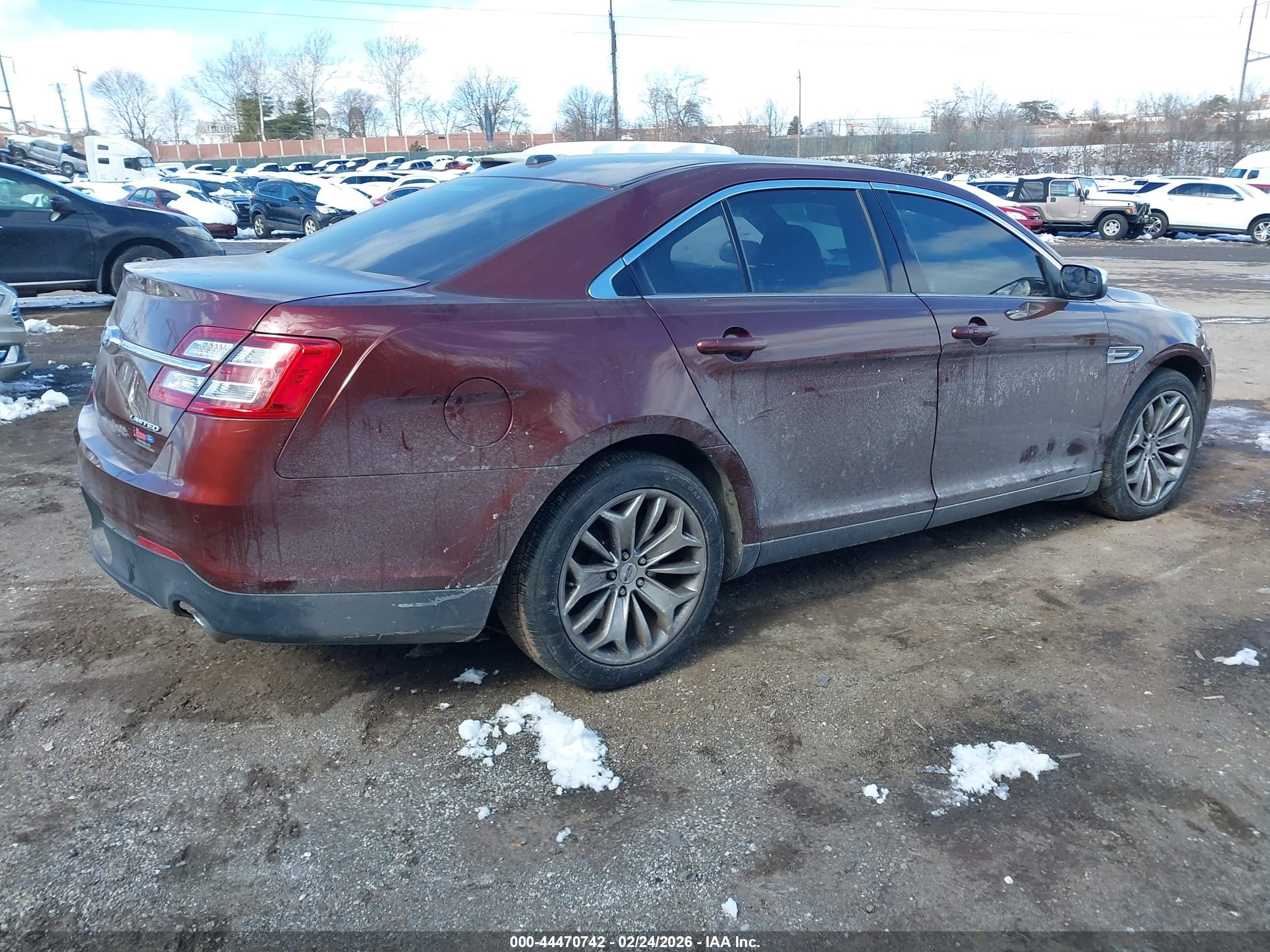 FORD TAURUS image 4