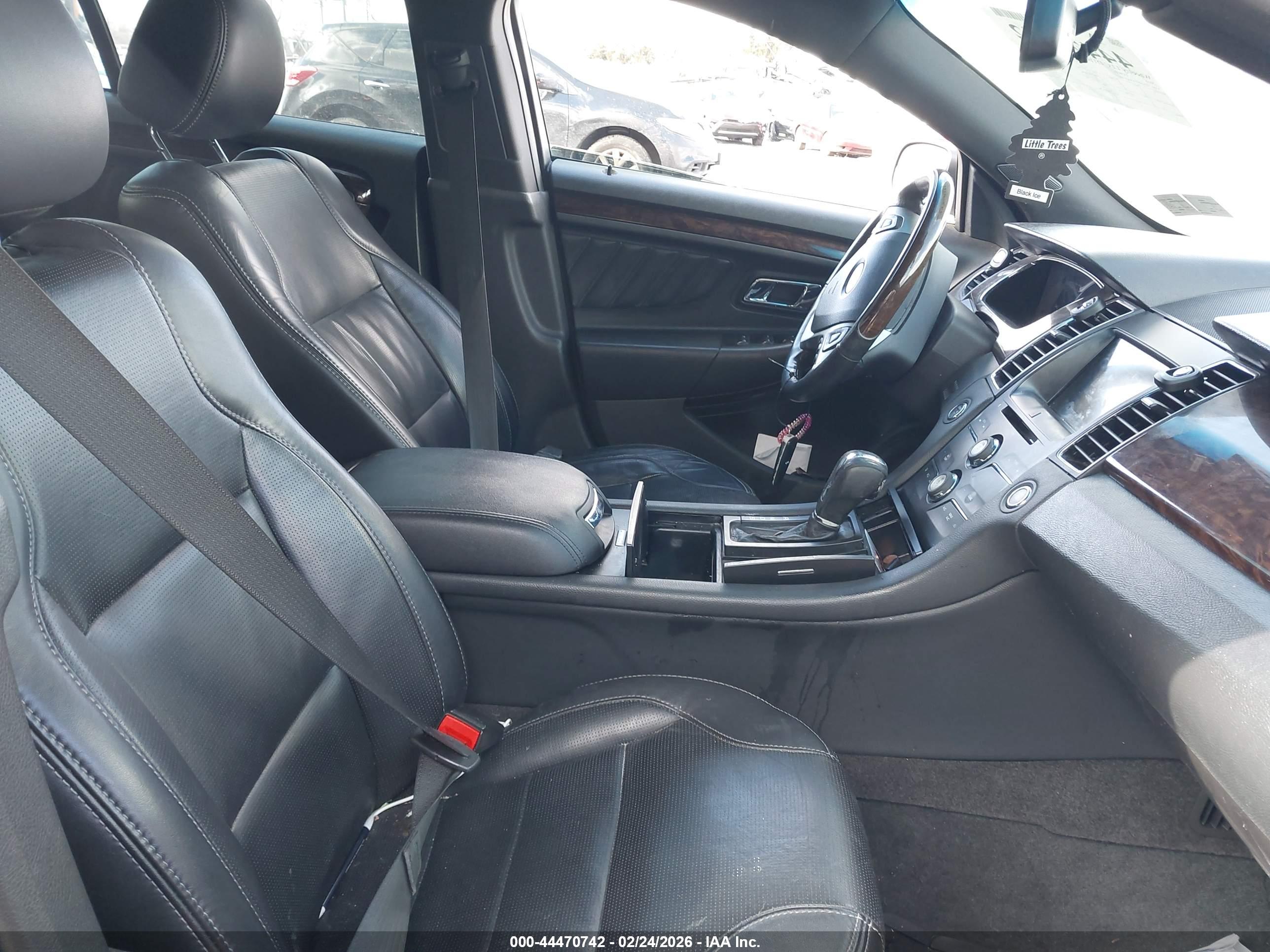 FORD TAURUS image 5