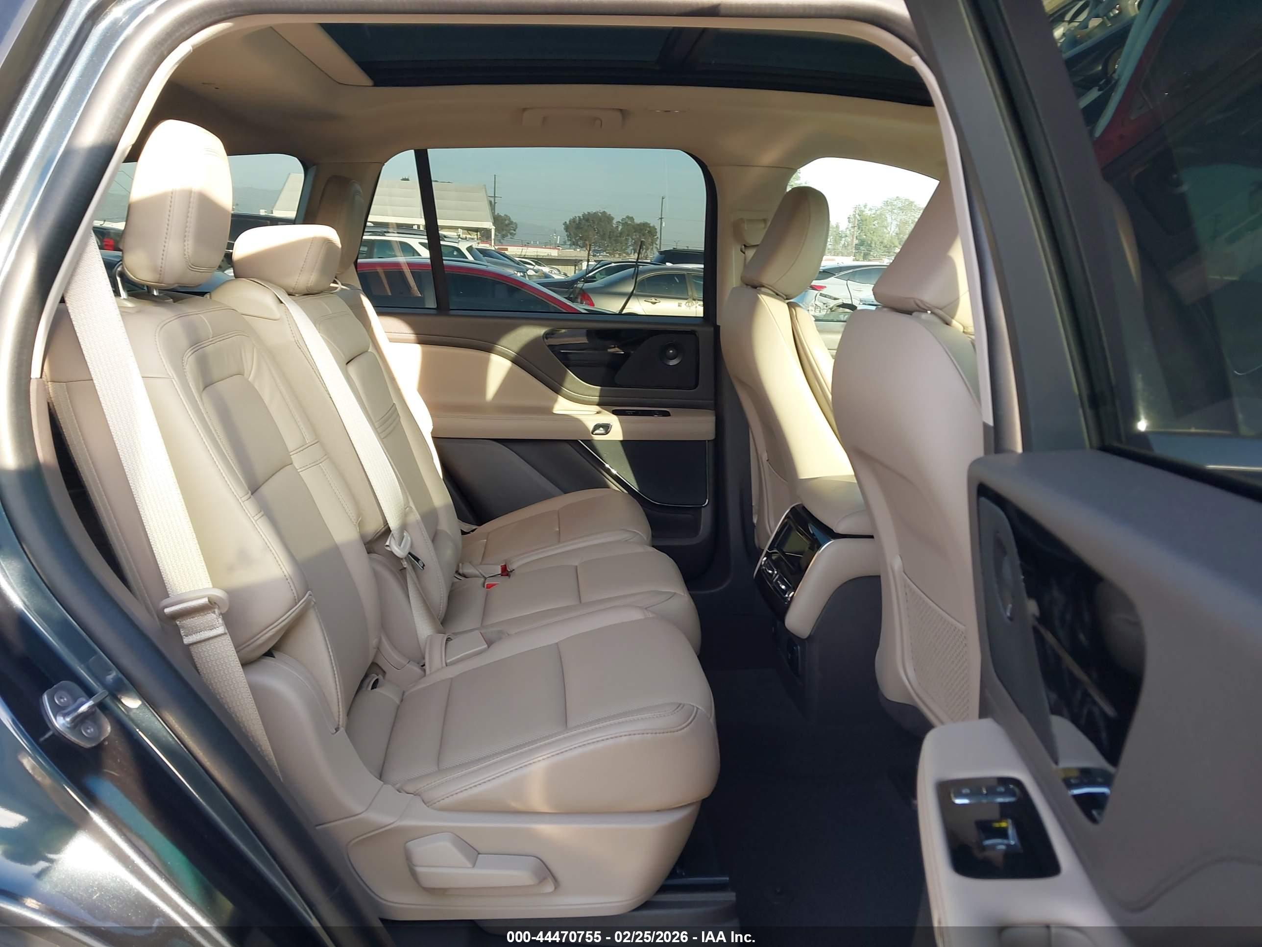 LINCOLN AVIATOR image 8