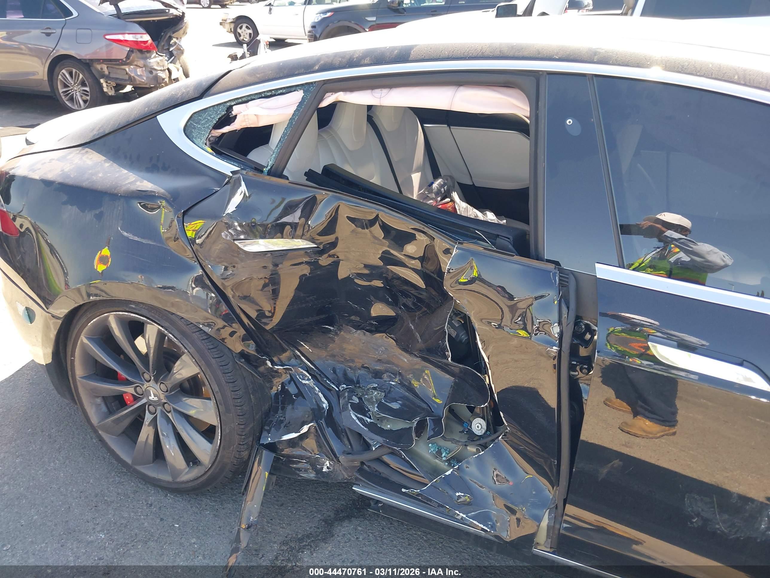 TESLA MODEL image 6