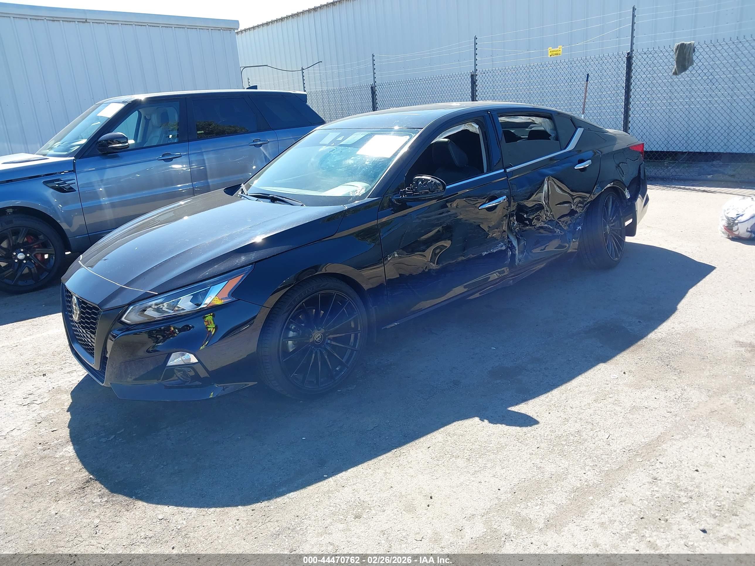NISSAN ALTIMA image 2