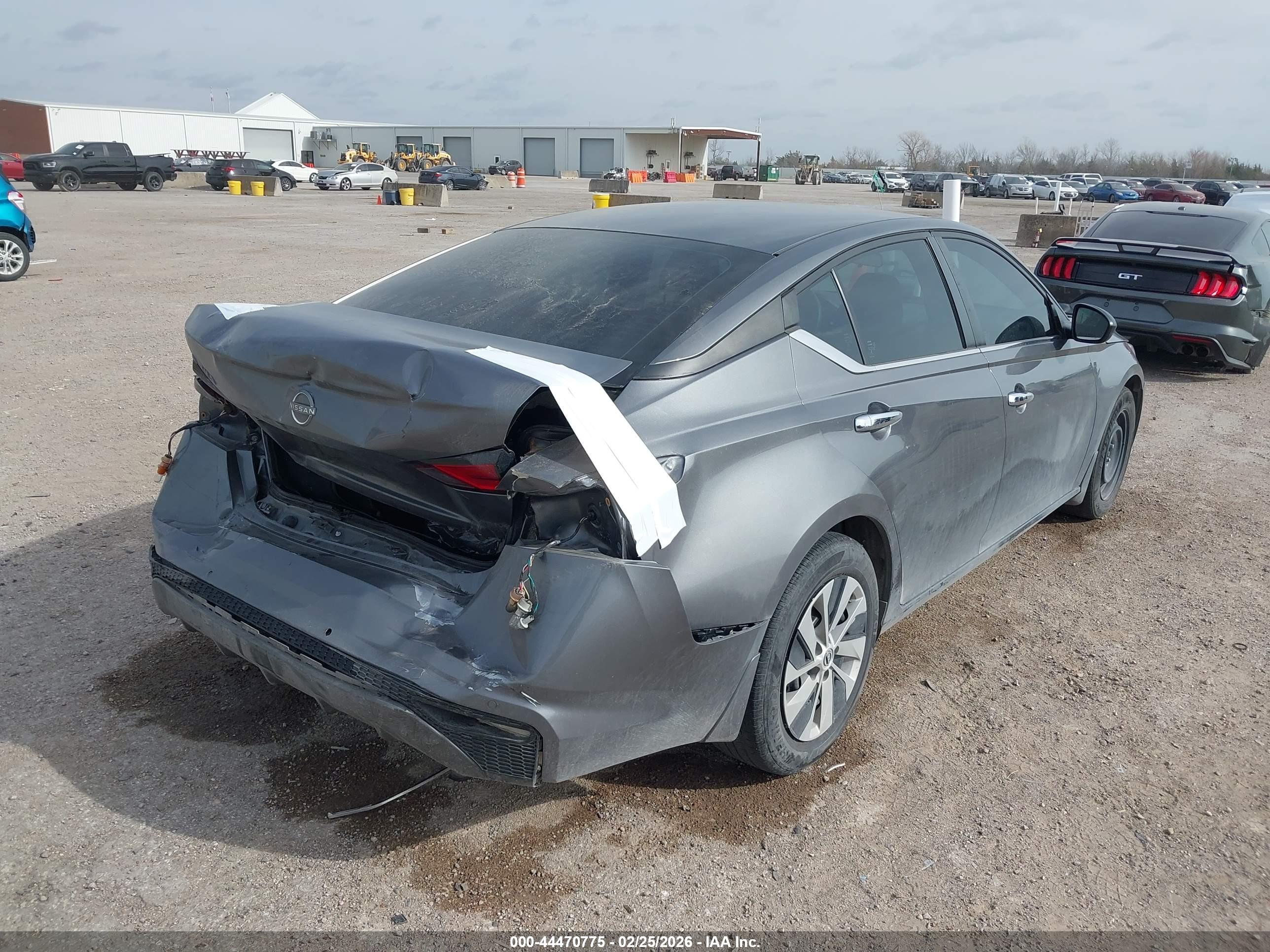 NISSAN ALTIMA image 4