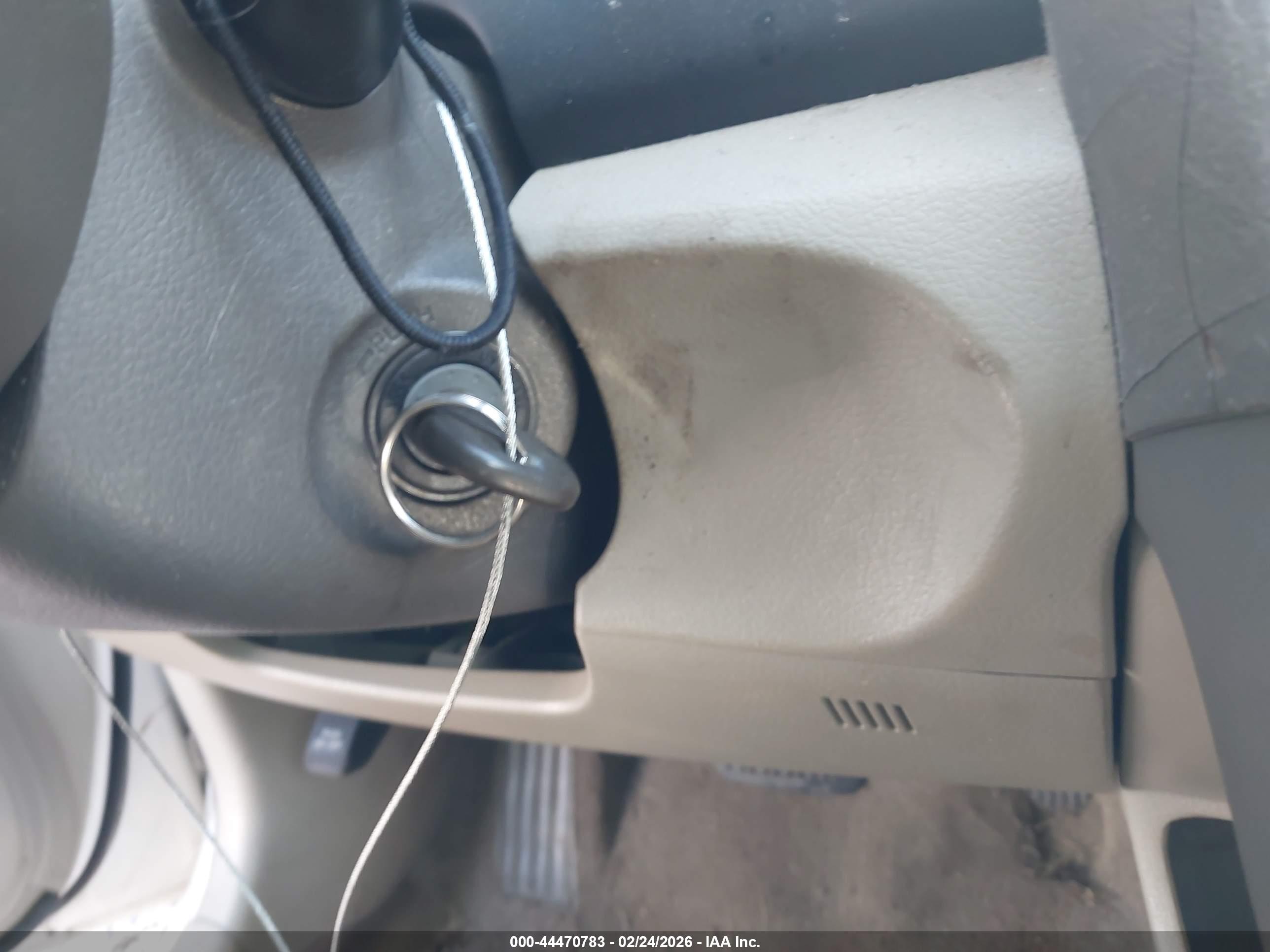 TOYOTA CAMRY image 11