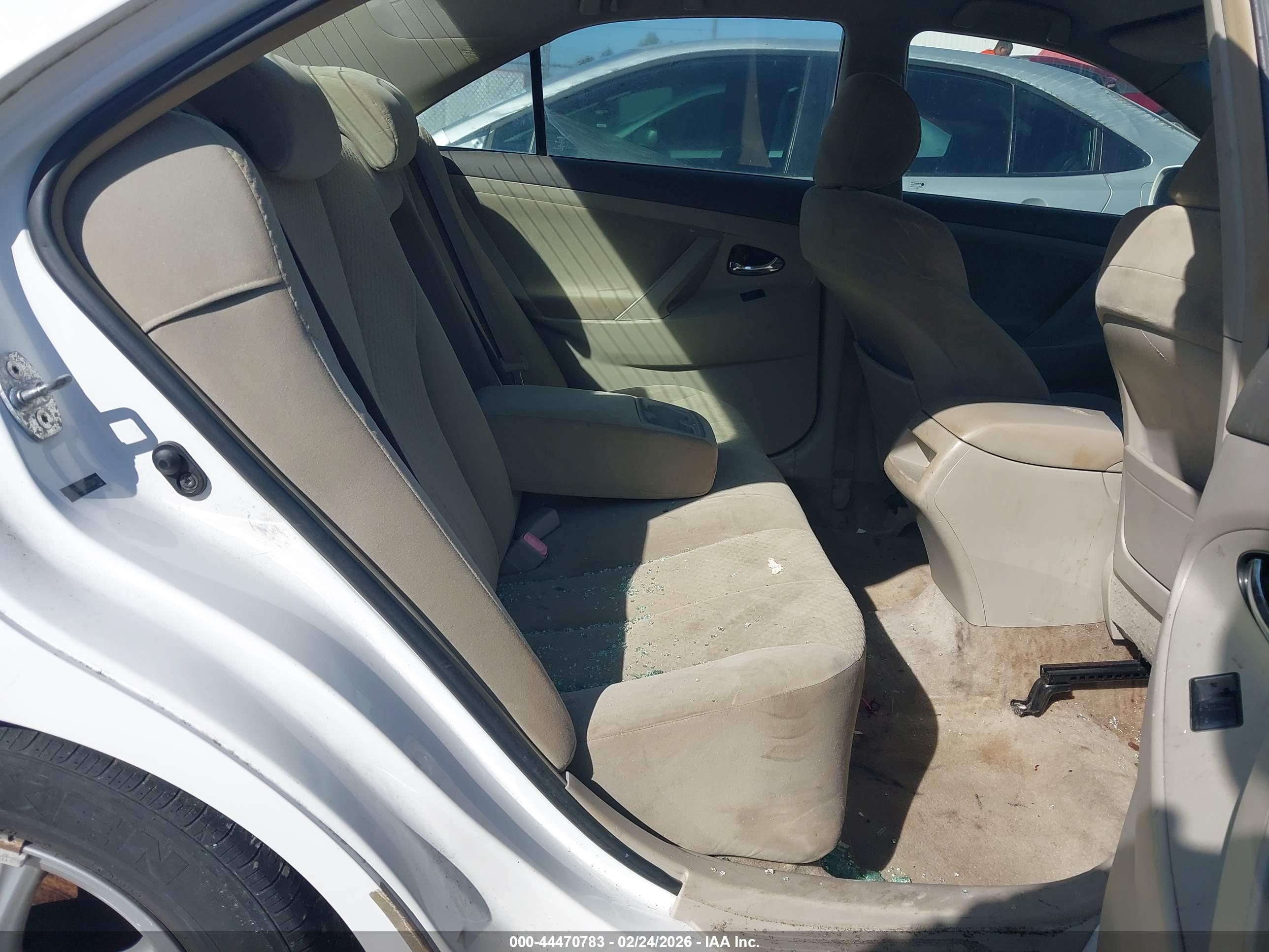 TOYOTA CAMRY image 8