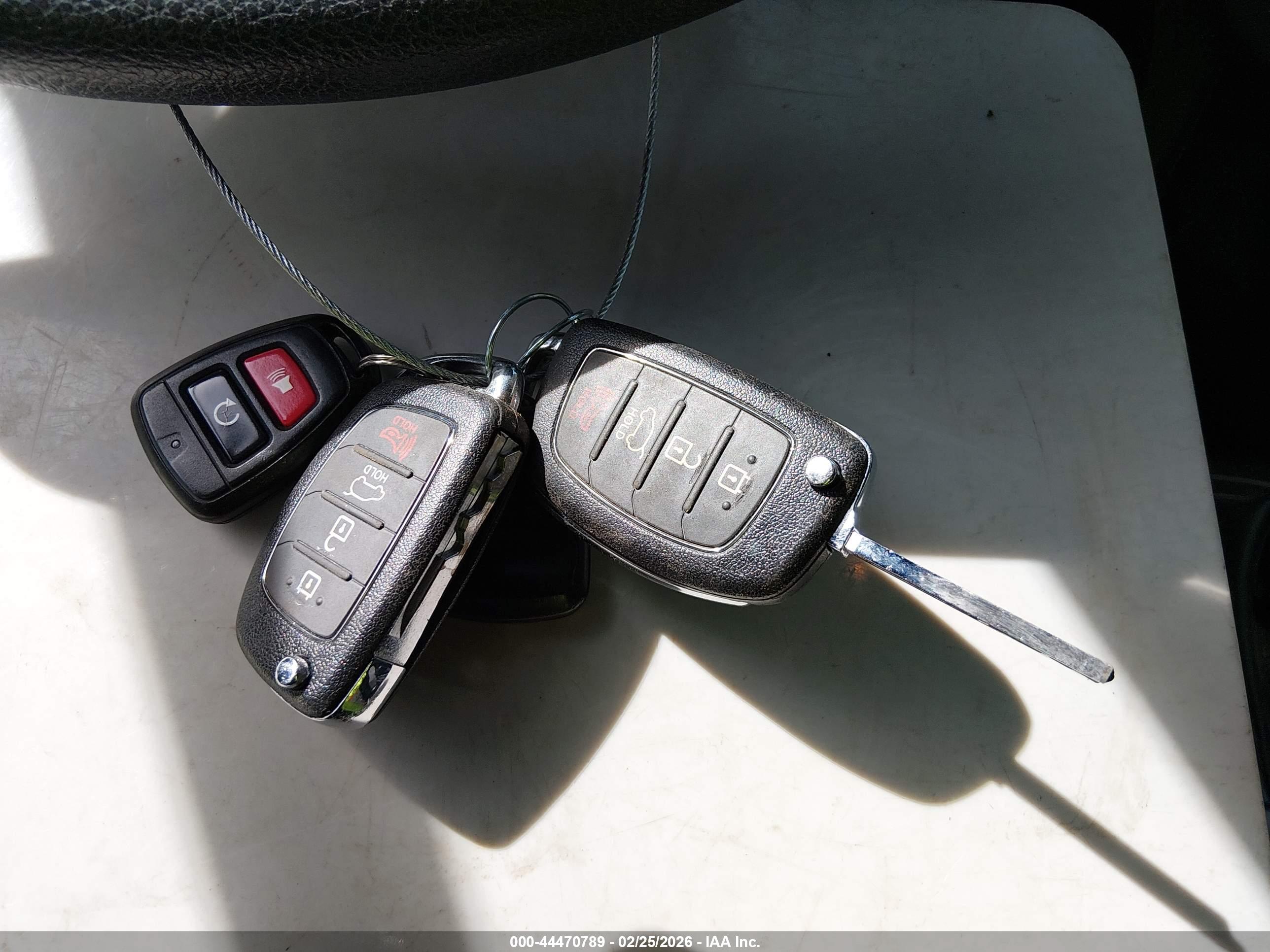 HYUNDAI SANTA image 11