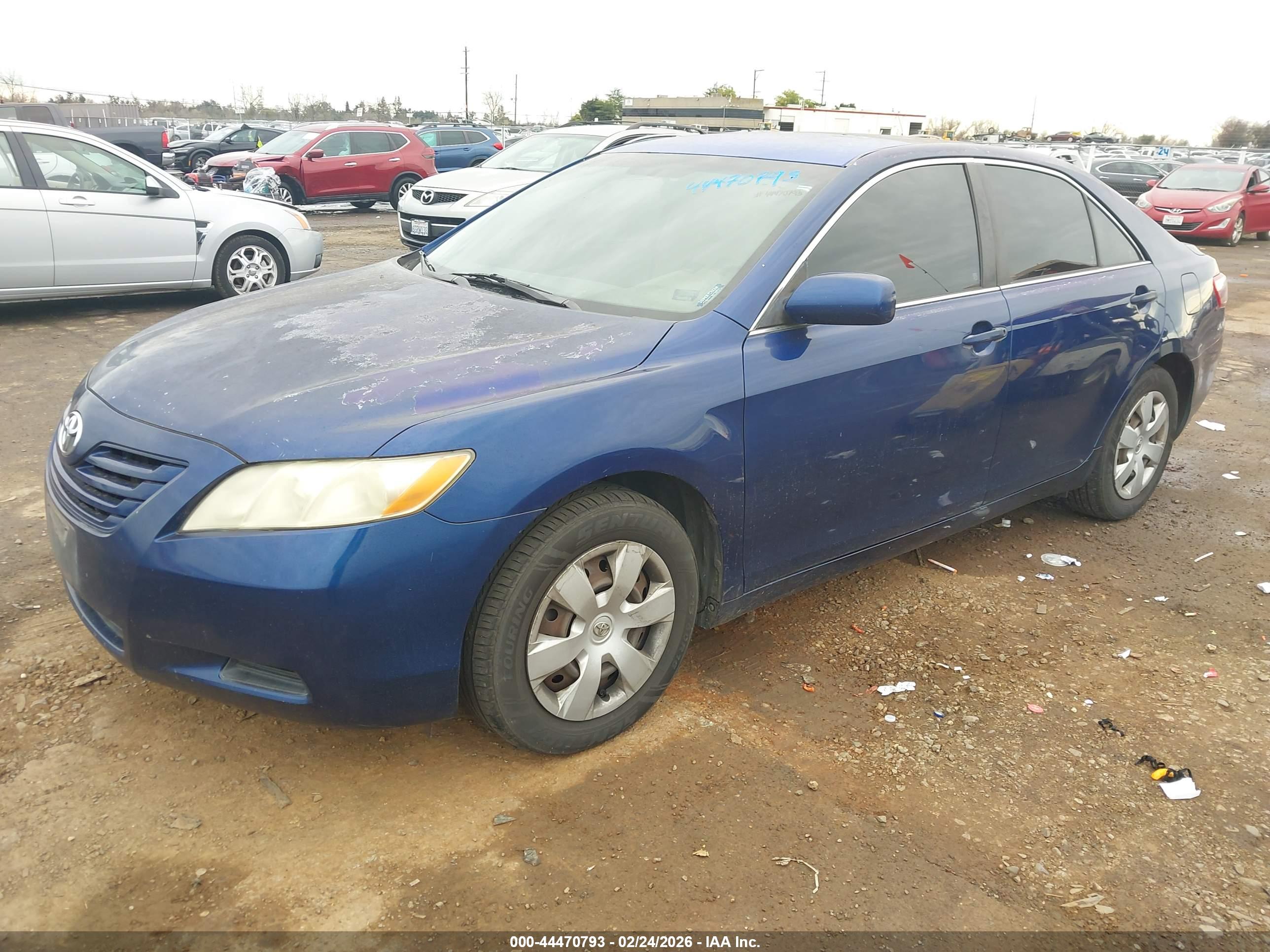 TOYOTA CAMRY image 2
