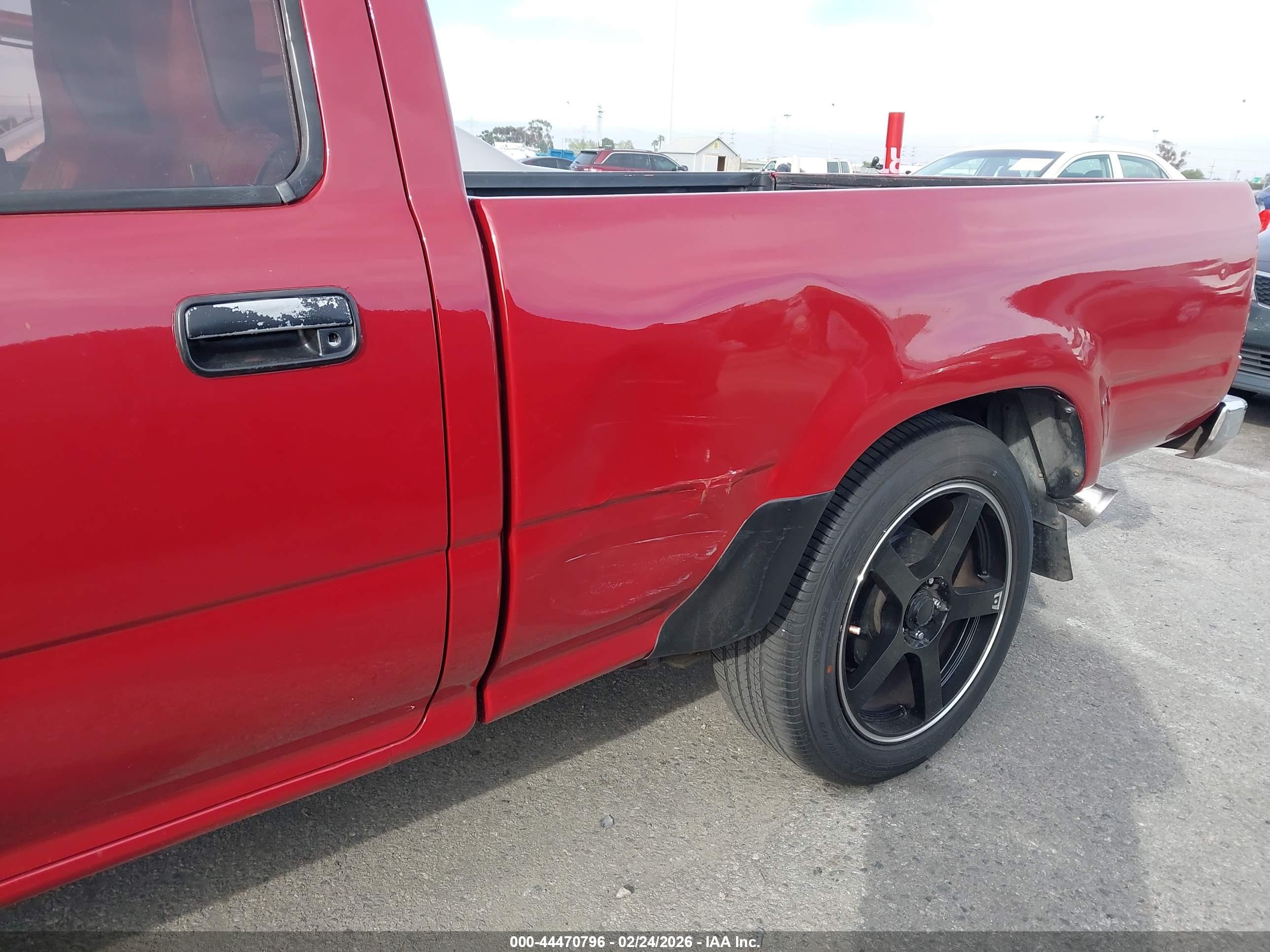 TOYOTA PICKUP image 6