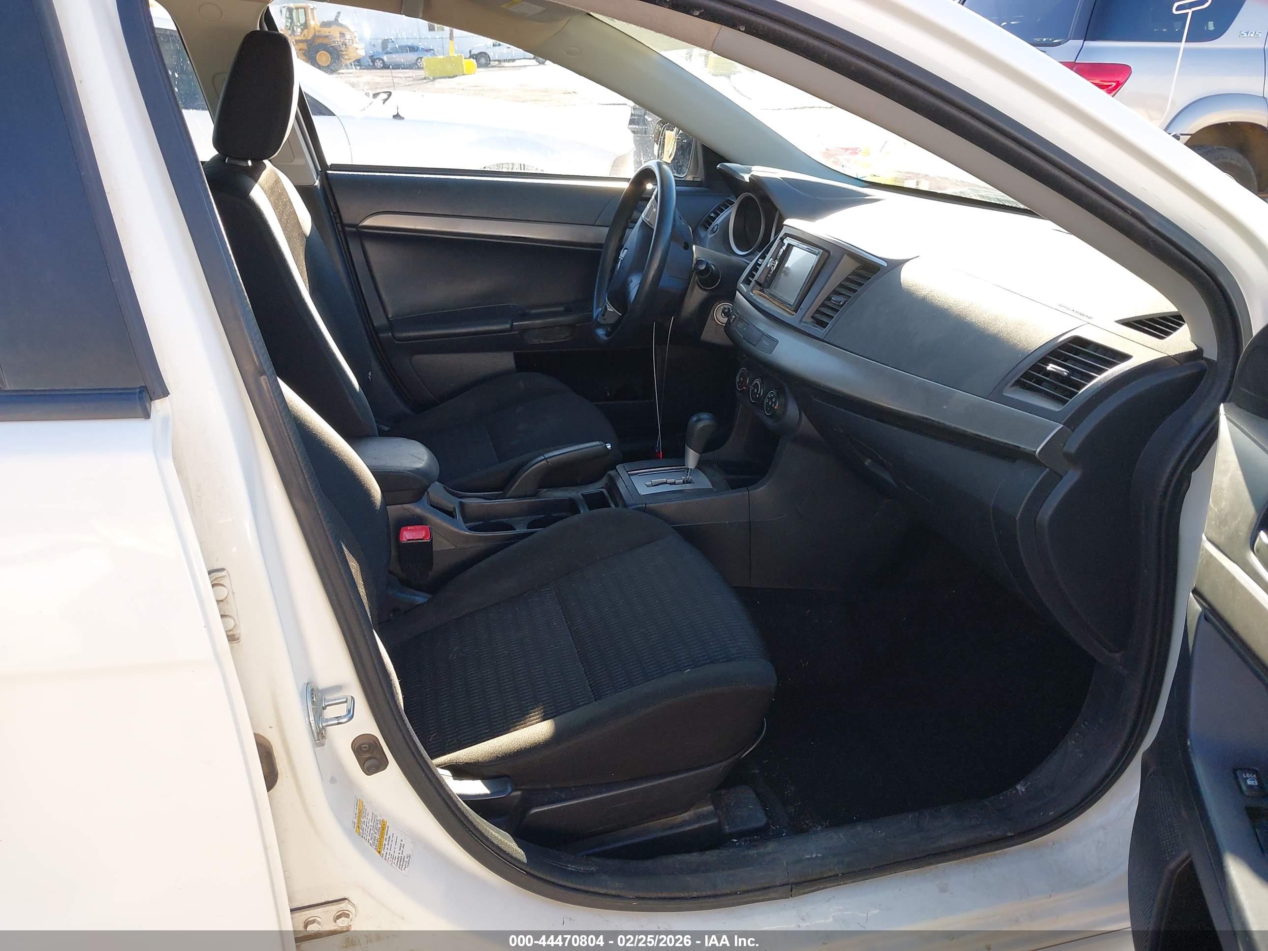 MITSUBISHI LANCER image 5