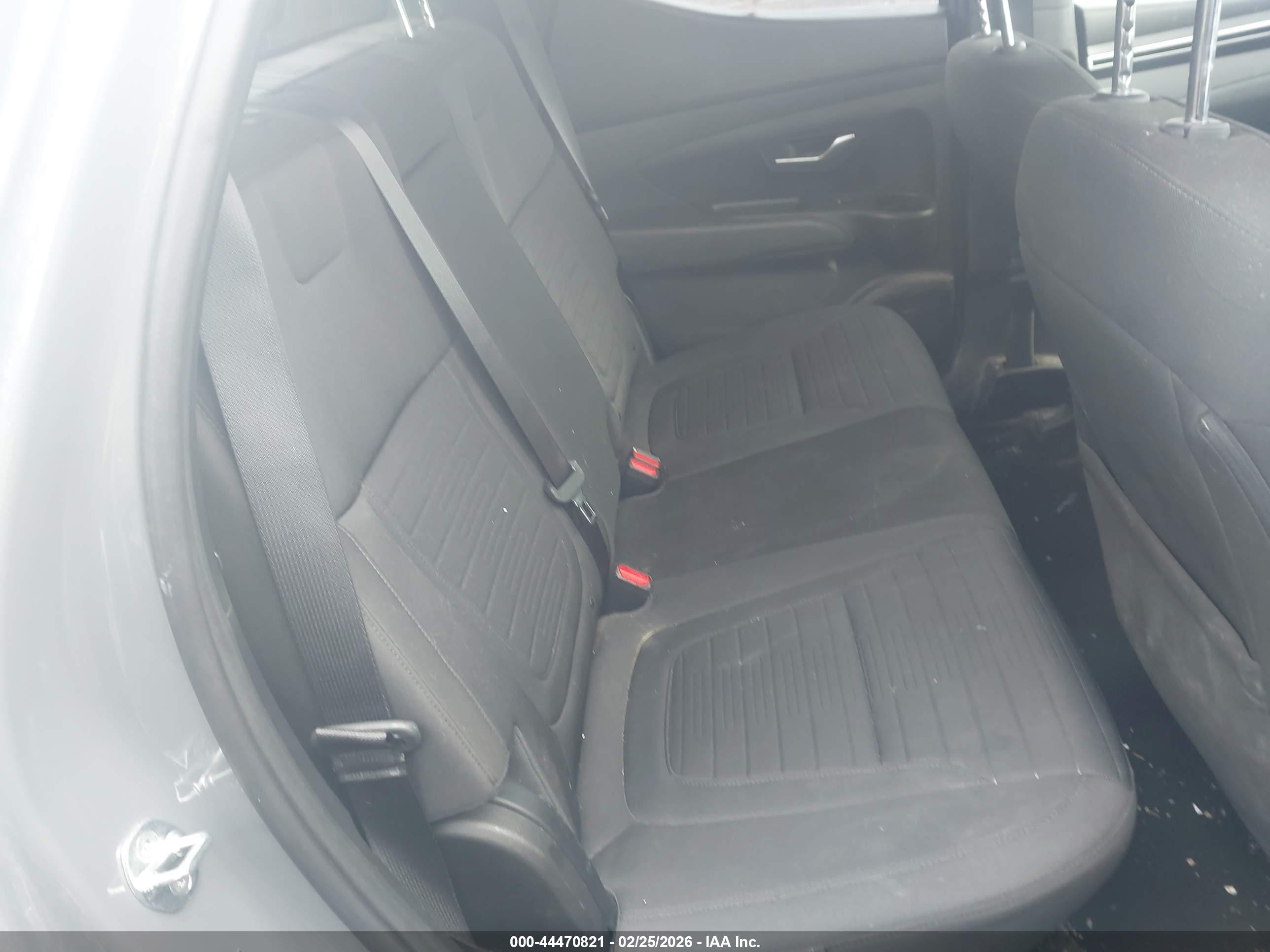 HYUNDAI SANTA image 8