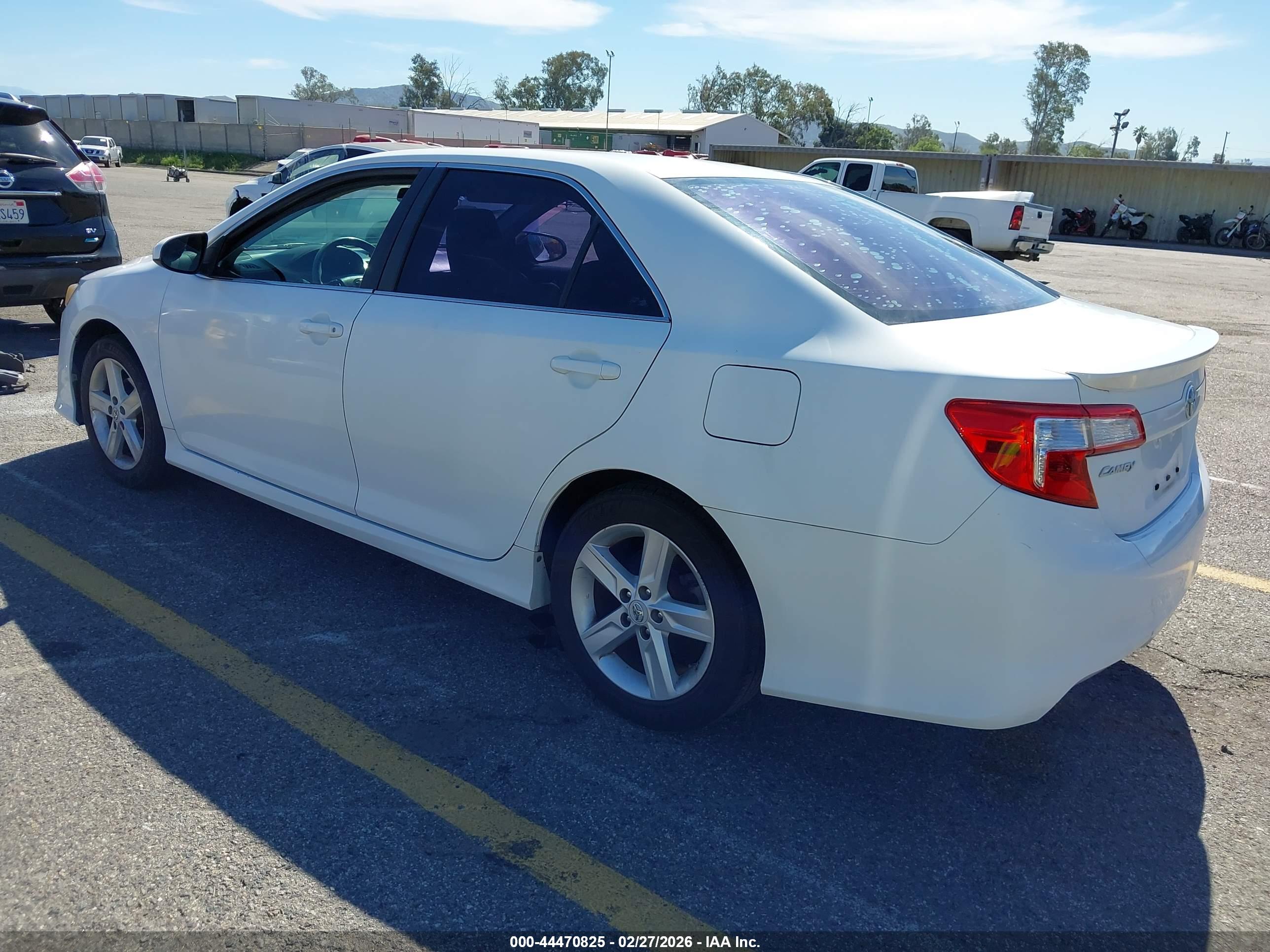 TOYOTA CAMRY image 3