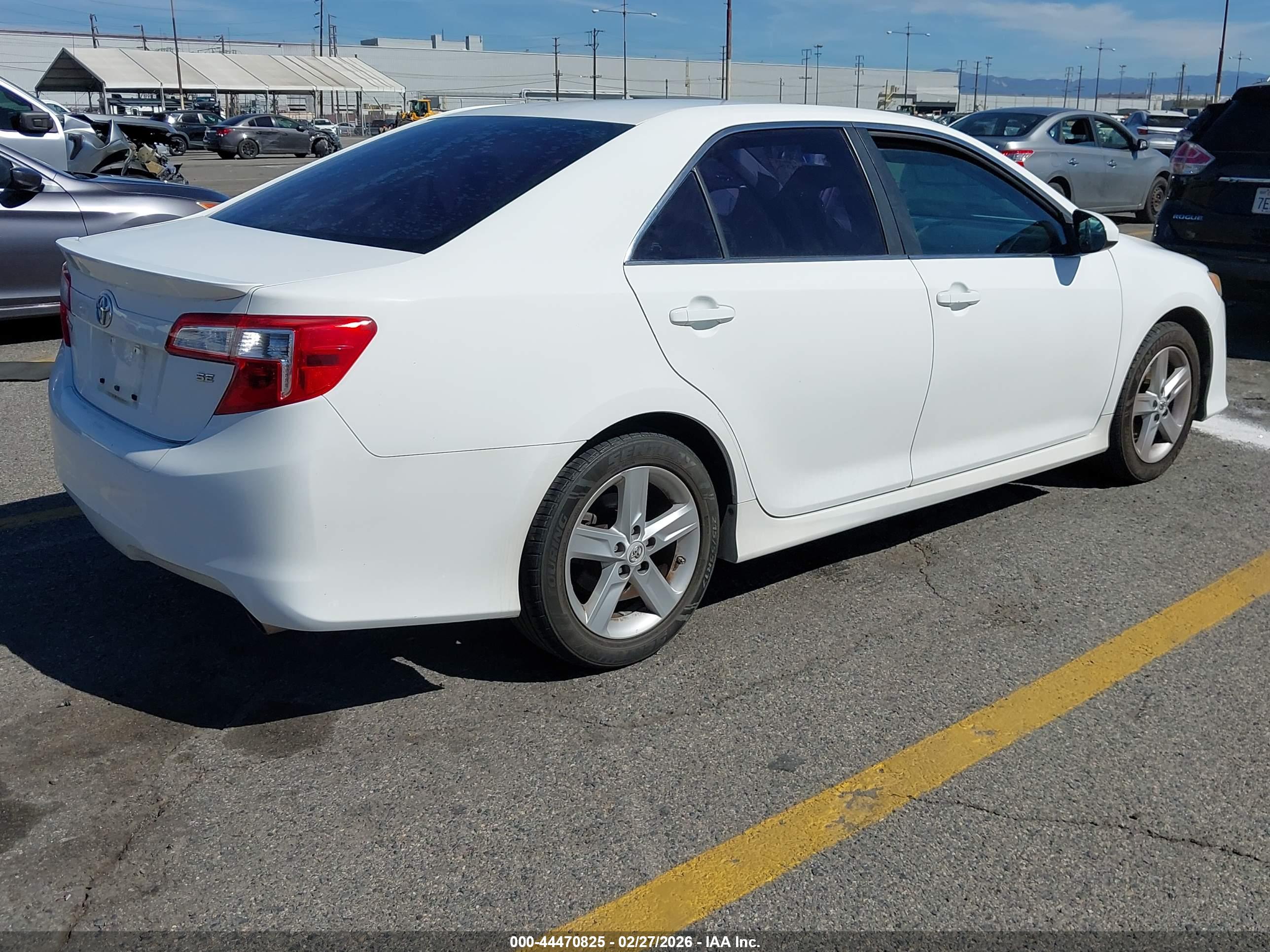TOYOTA CAMRY image 4