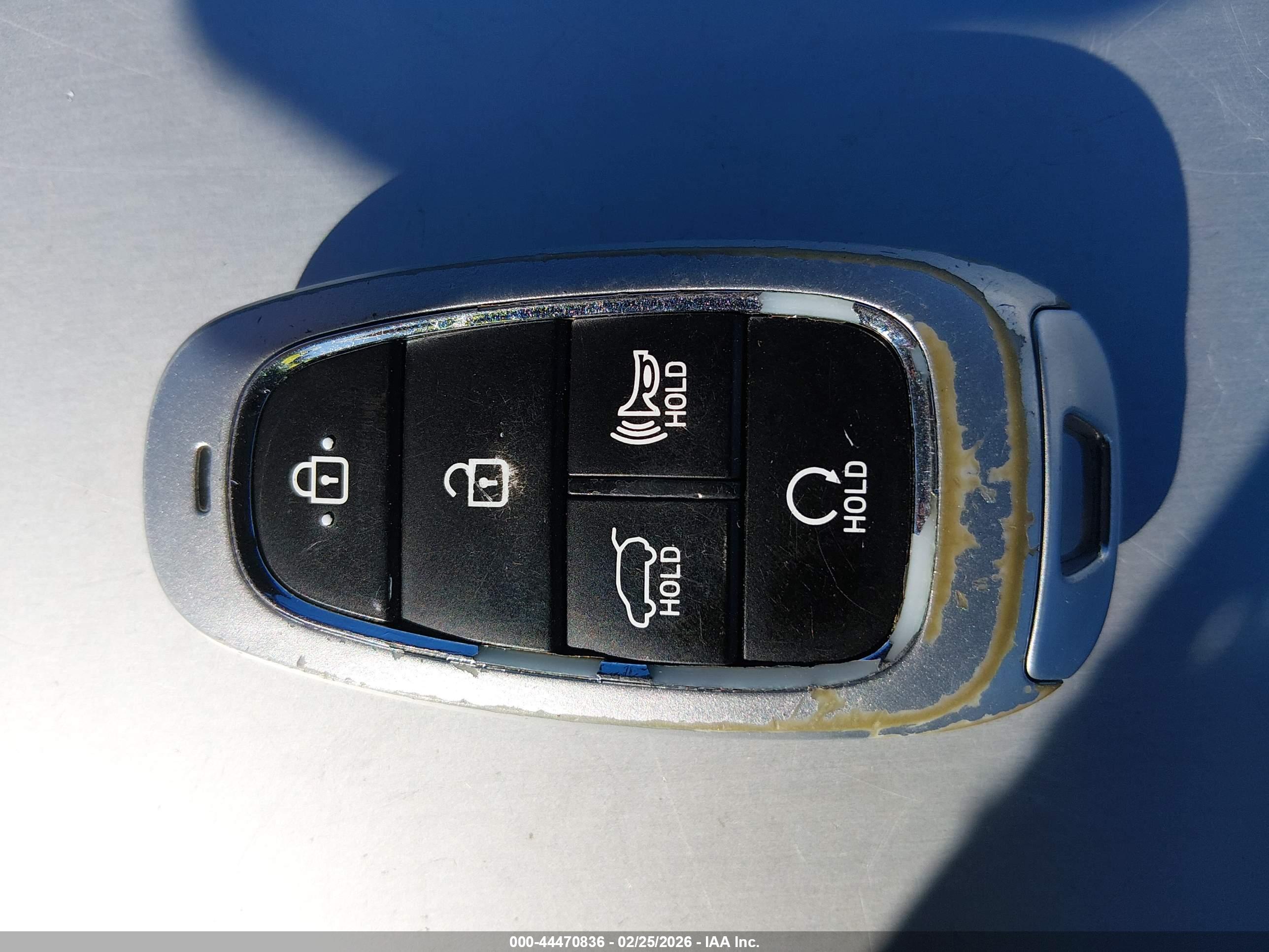 HYUNDAI TUCSON image 11
