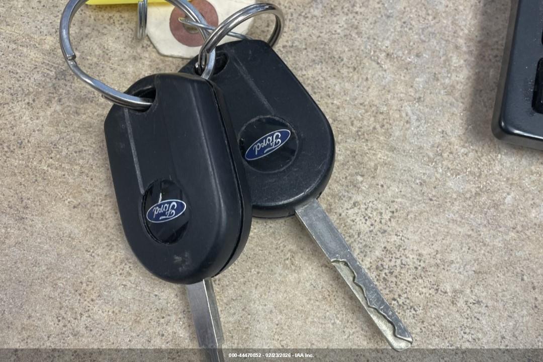 FORD ESCAPE image 11