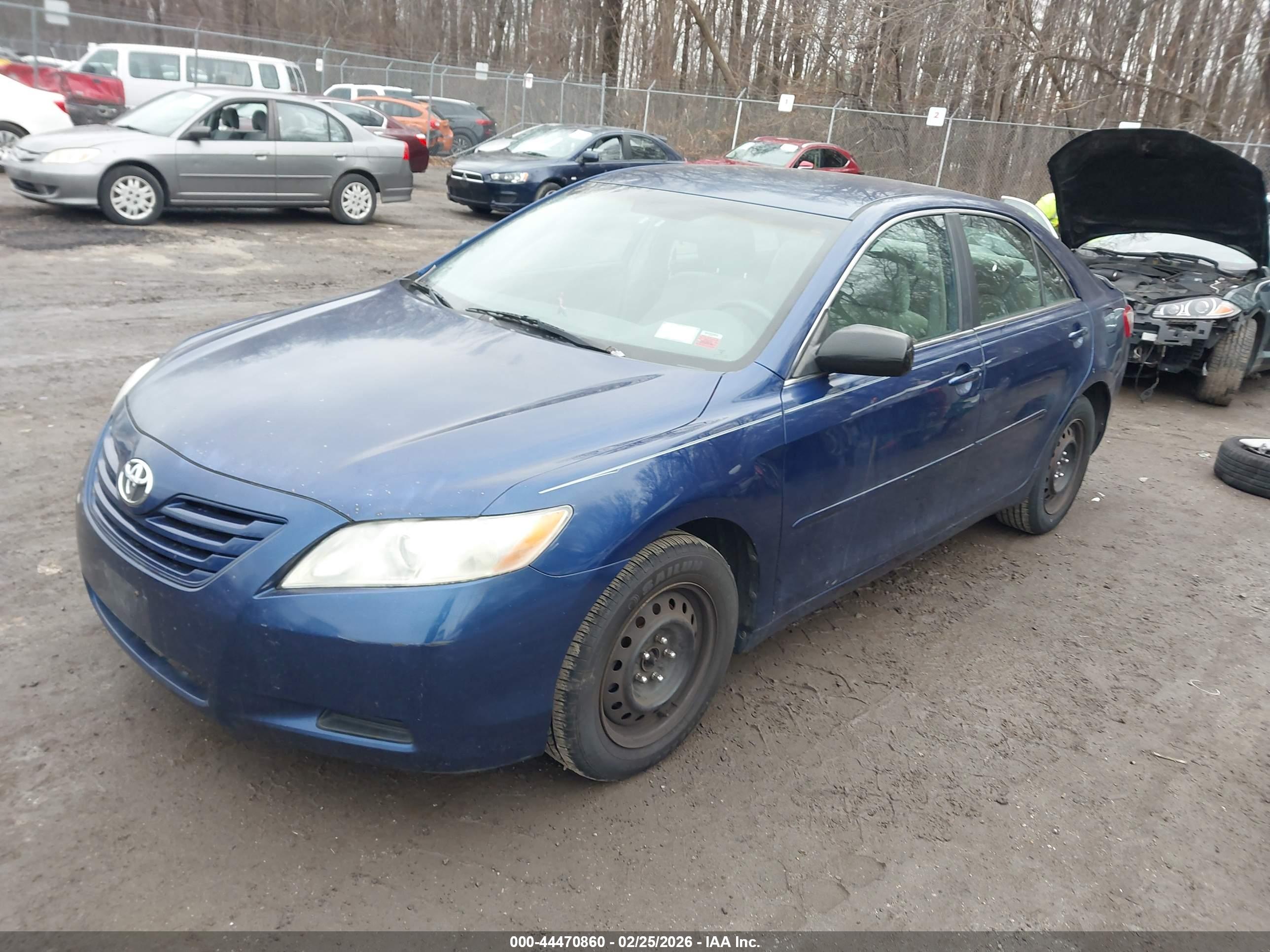 TOYOTA CAMRY image 2