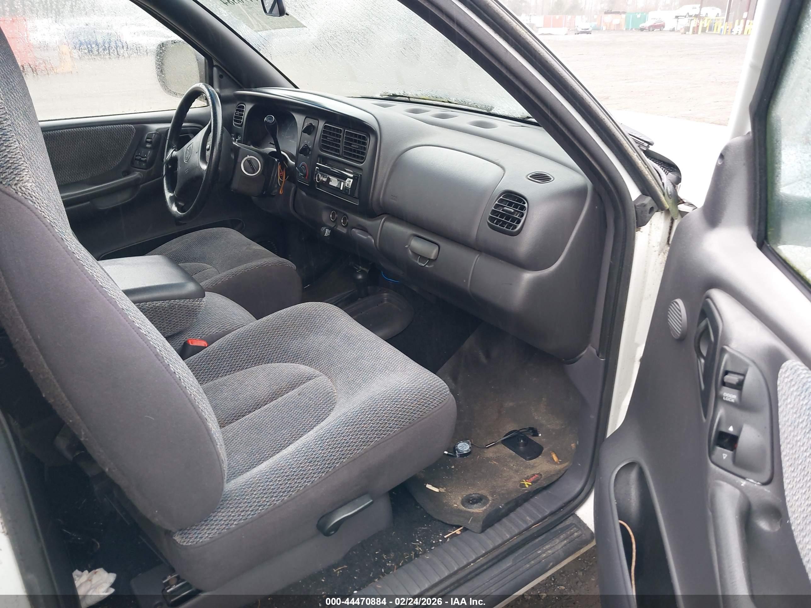 DODGE DAKOTA image 5