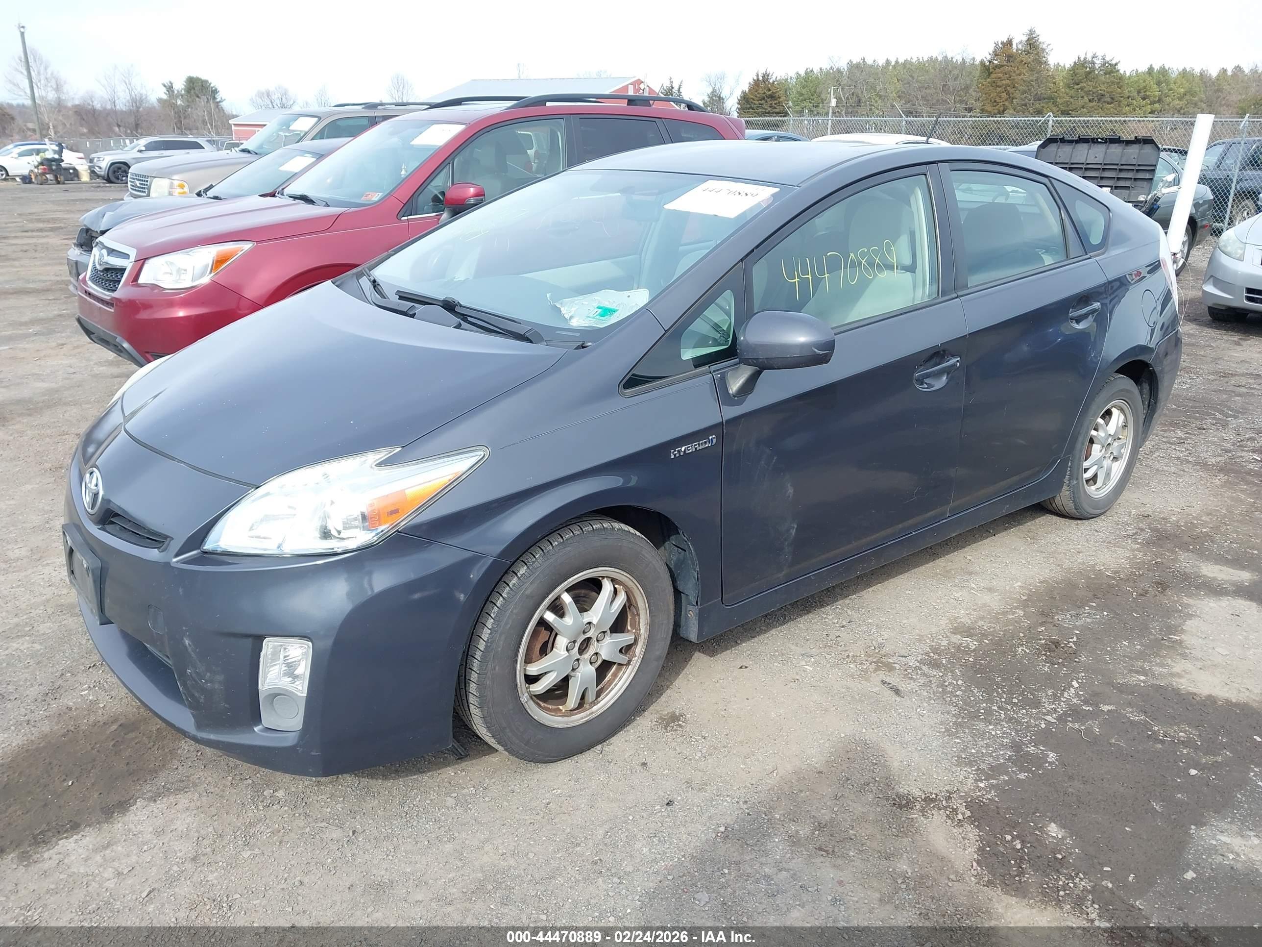 TOYOTA PRIUS image 2