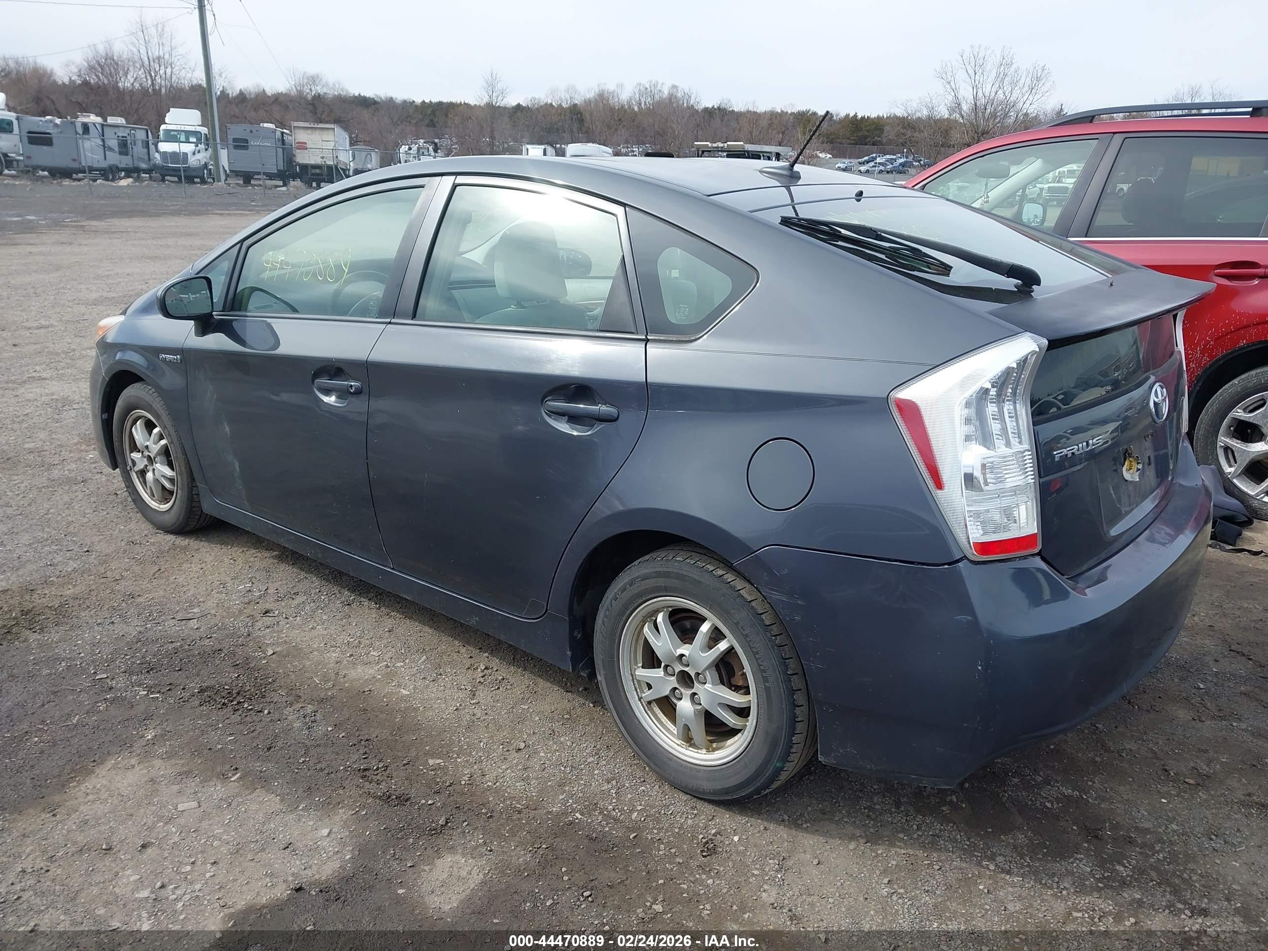 TOYOTA PRIUS image 3