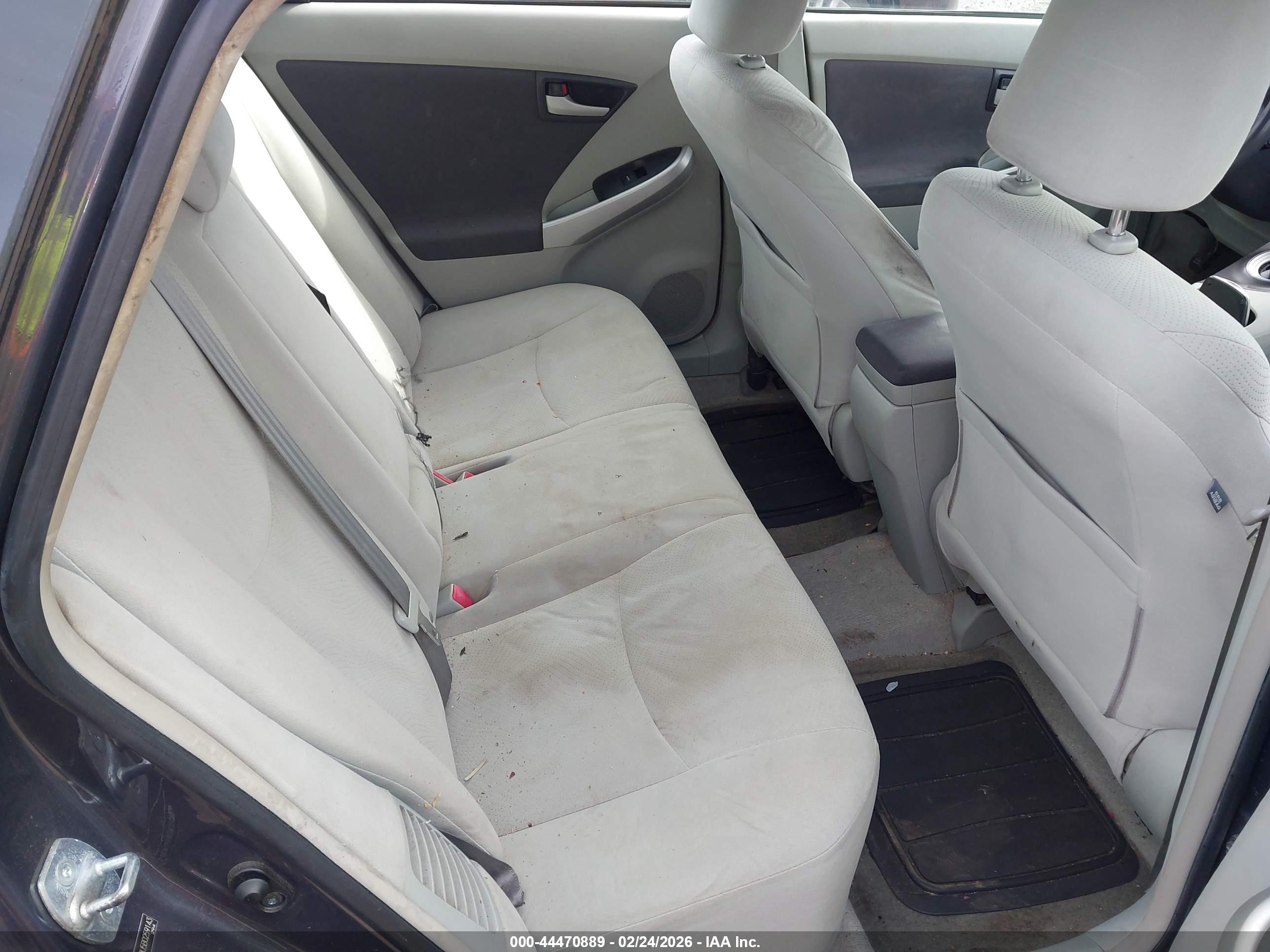 TOYOTA PRIUS image 8