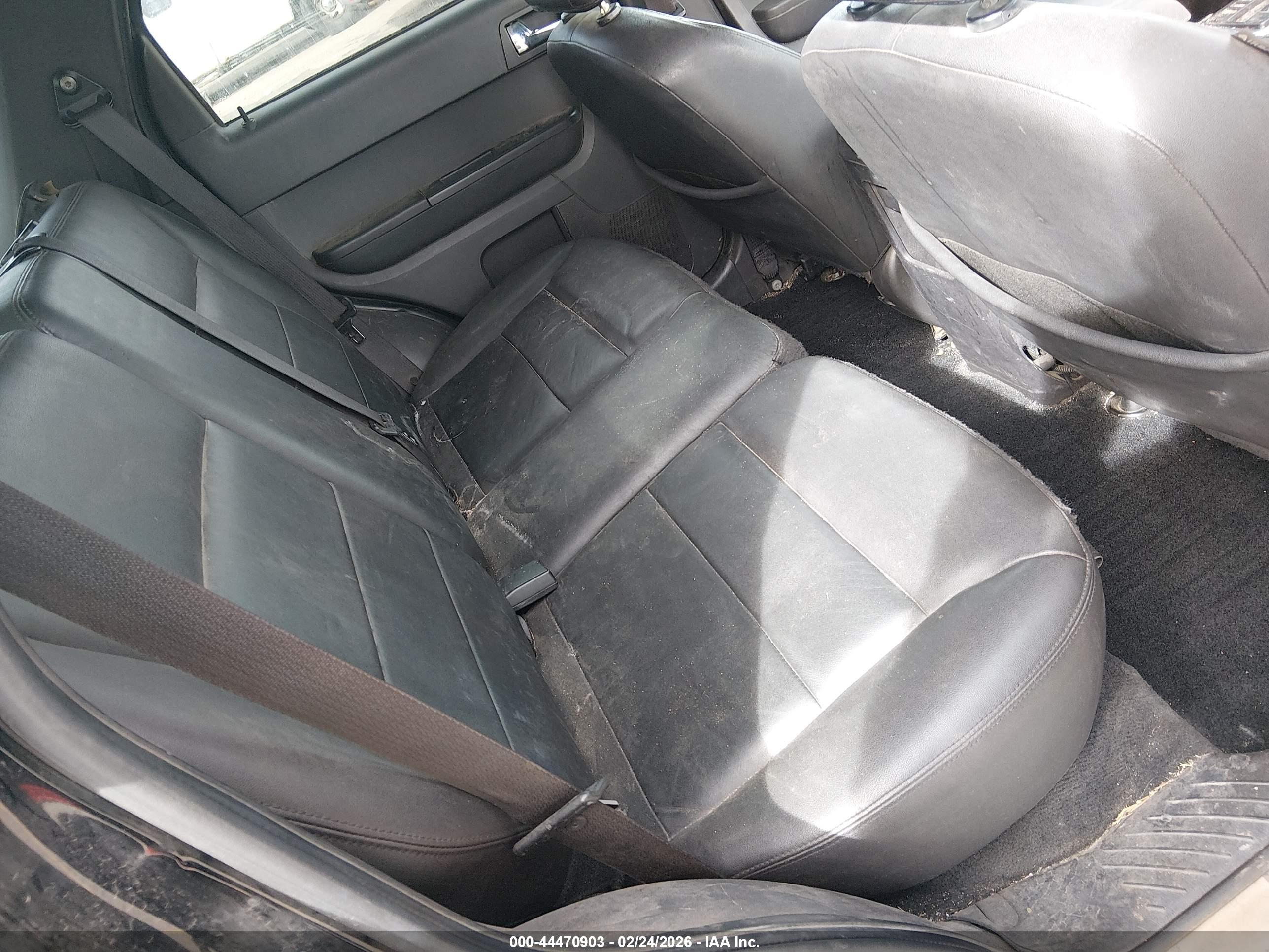 FORD ESCAPE image 8
