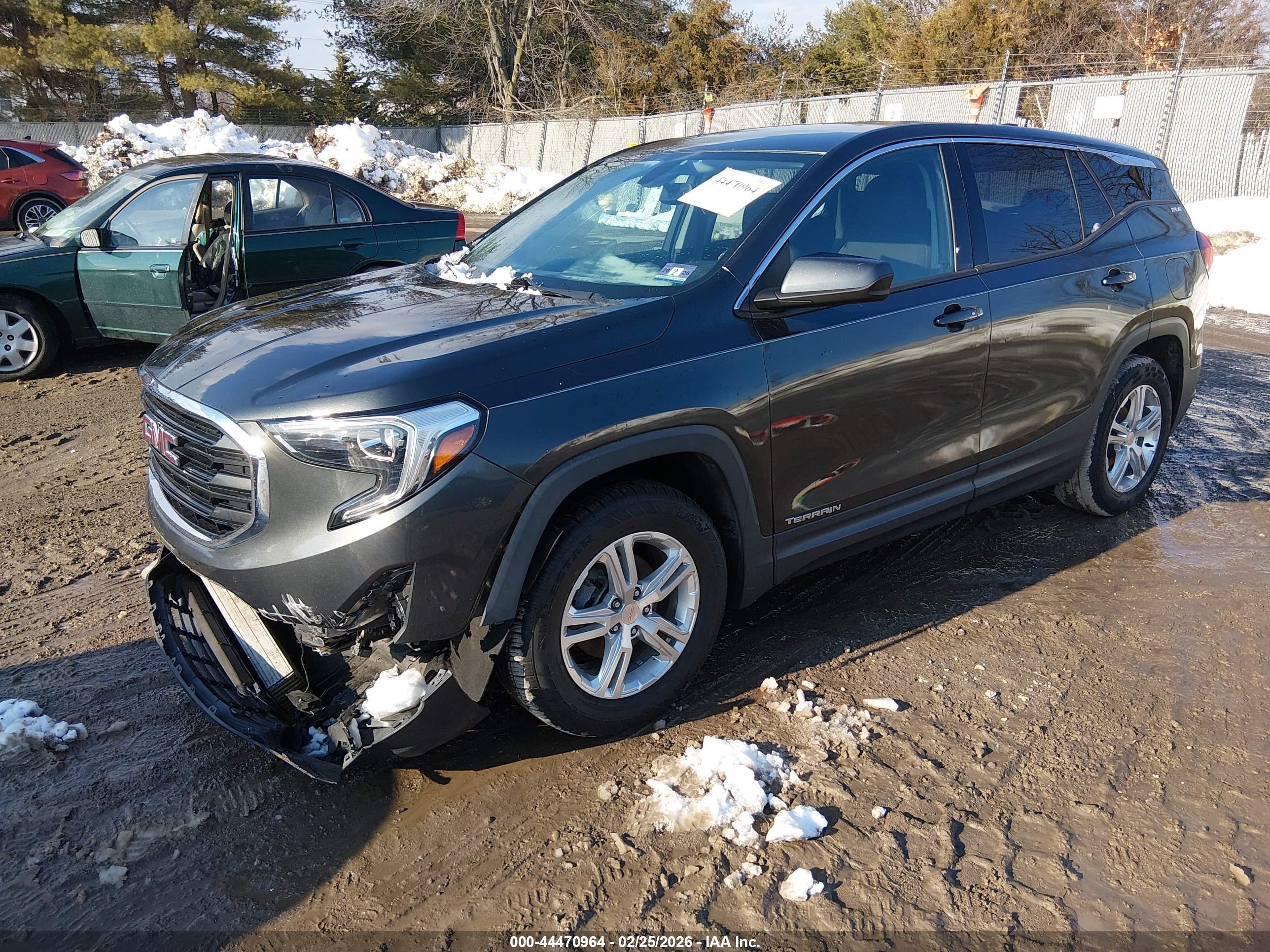 GMC TERRAIN image 2