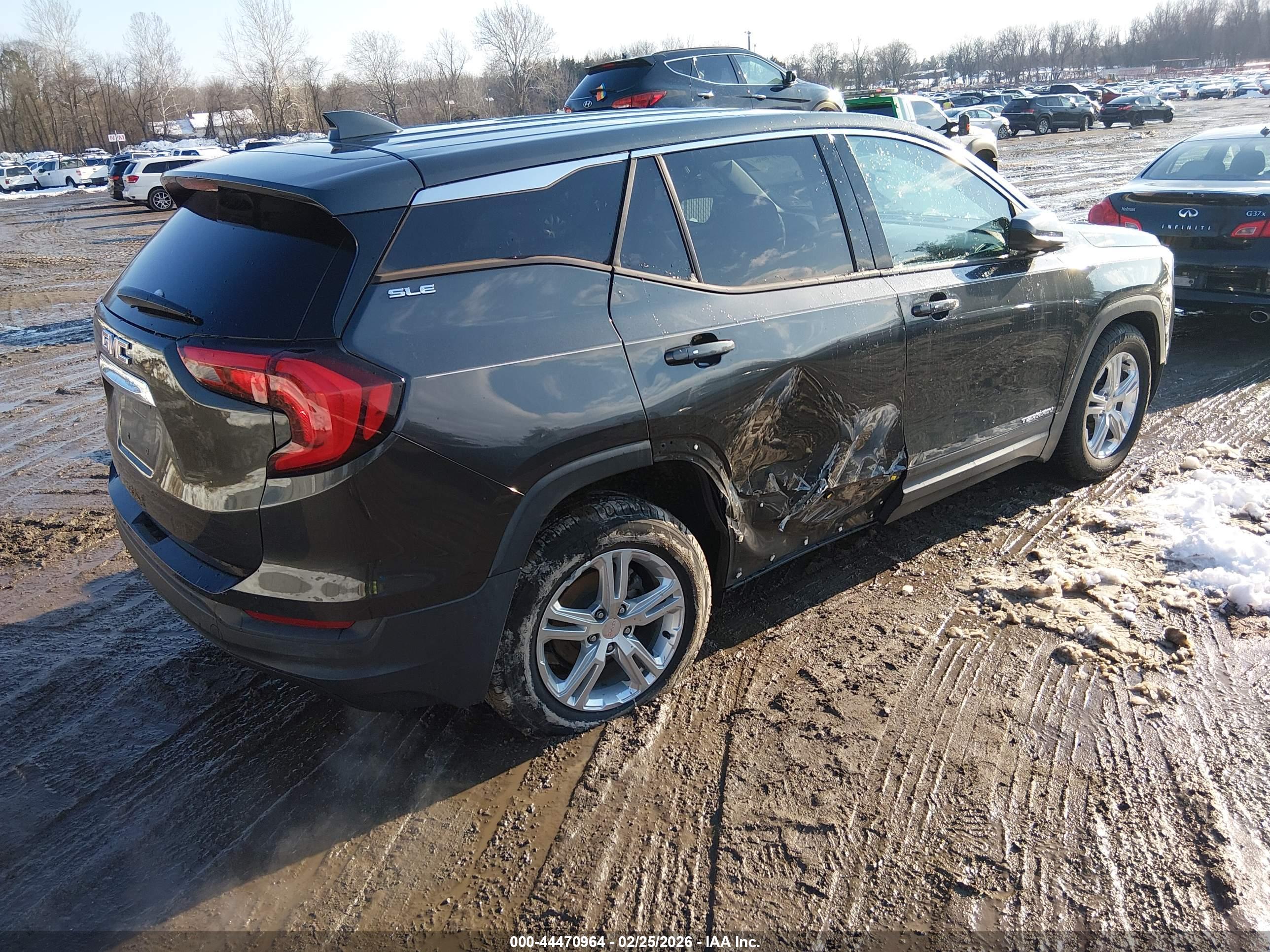 GMC TERRAIN image 4