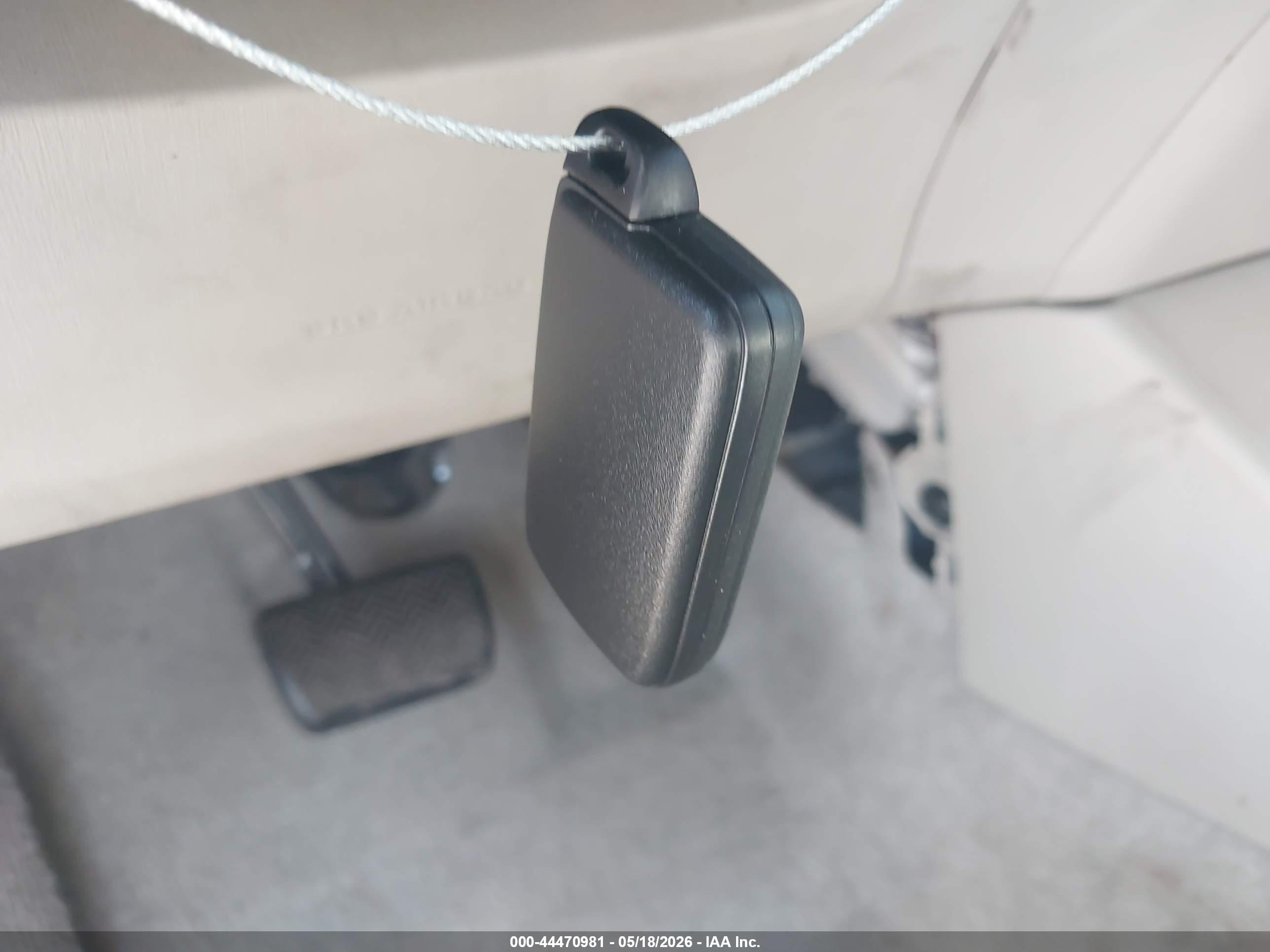 TOYOTA PRIUS image 11