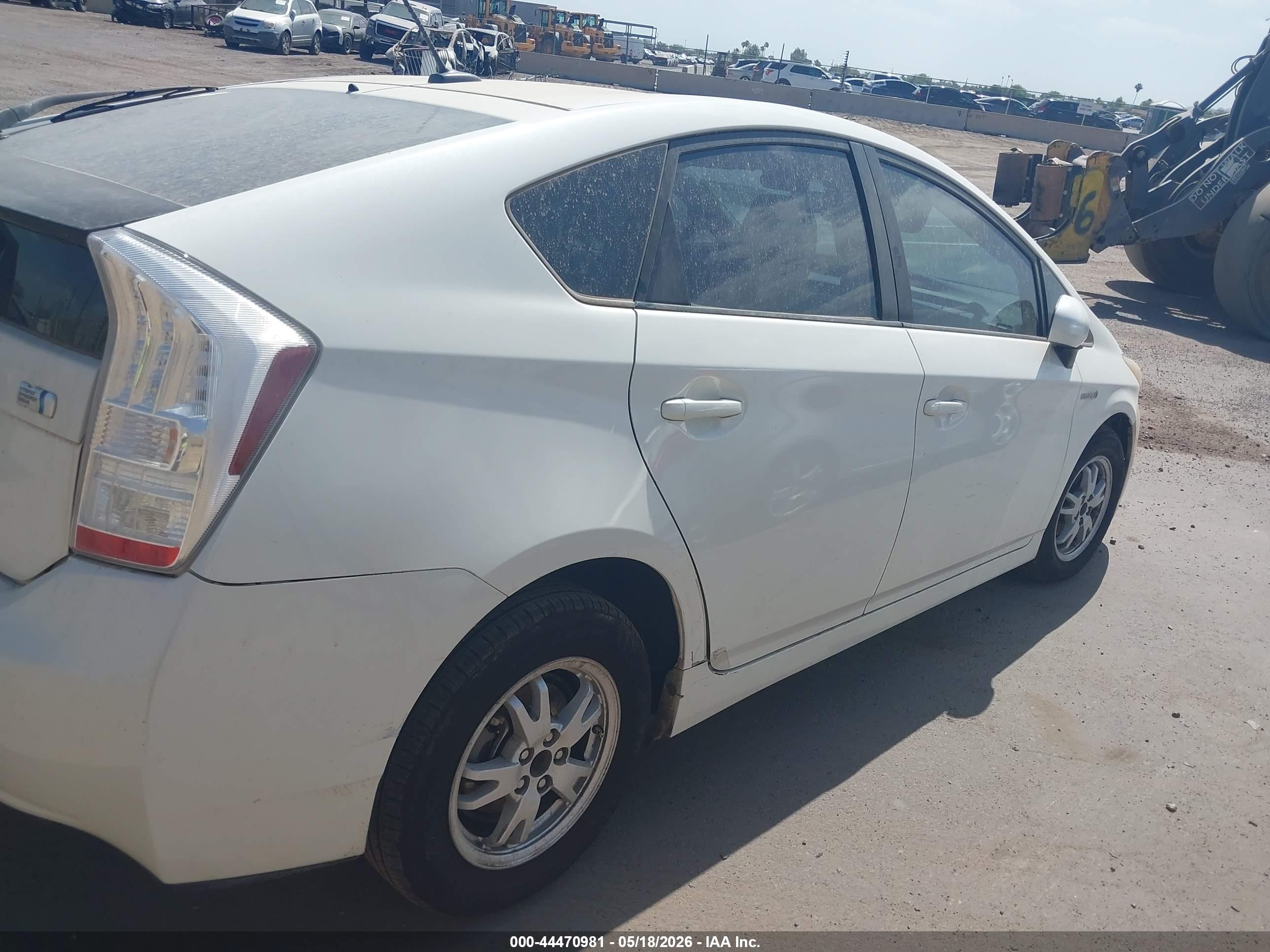 TOYOTA PRIUS image 4