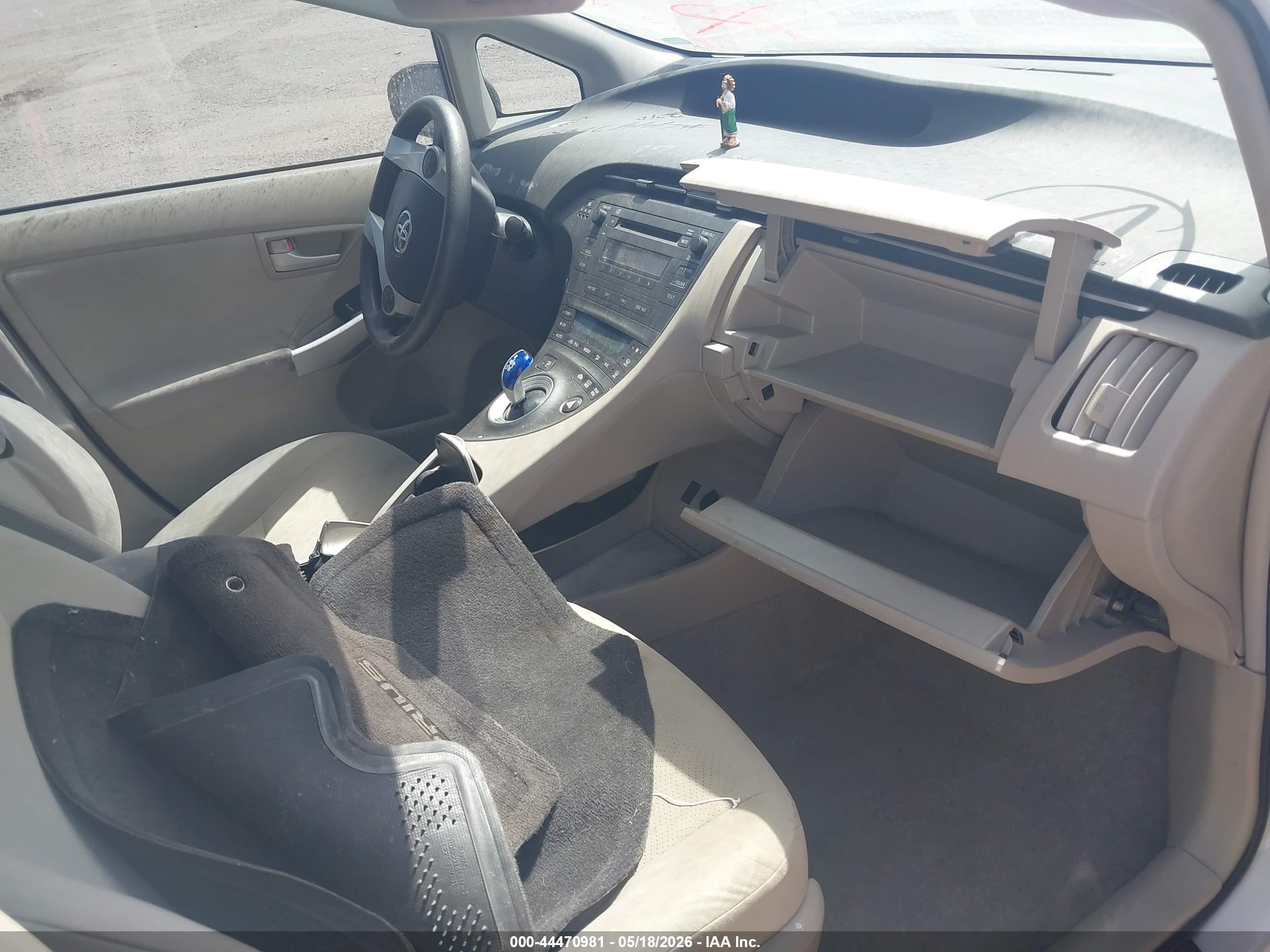 TOYOTA PRIUS image 5