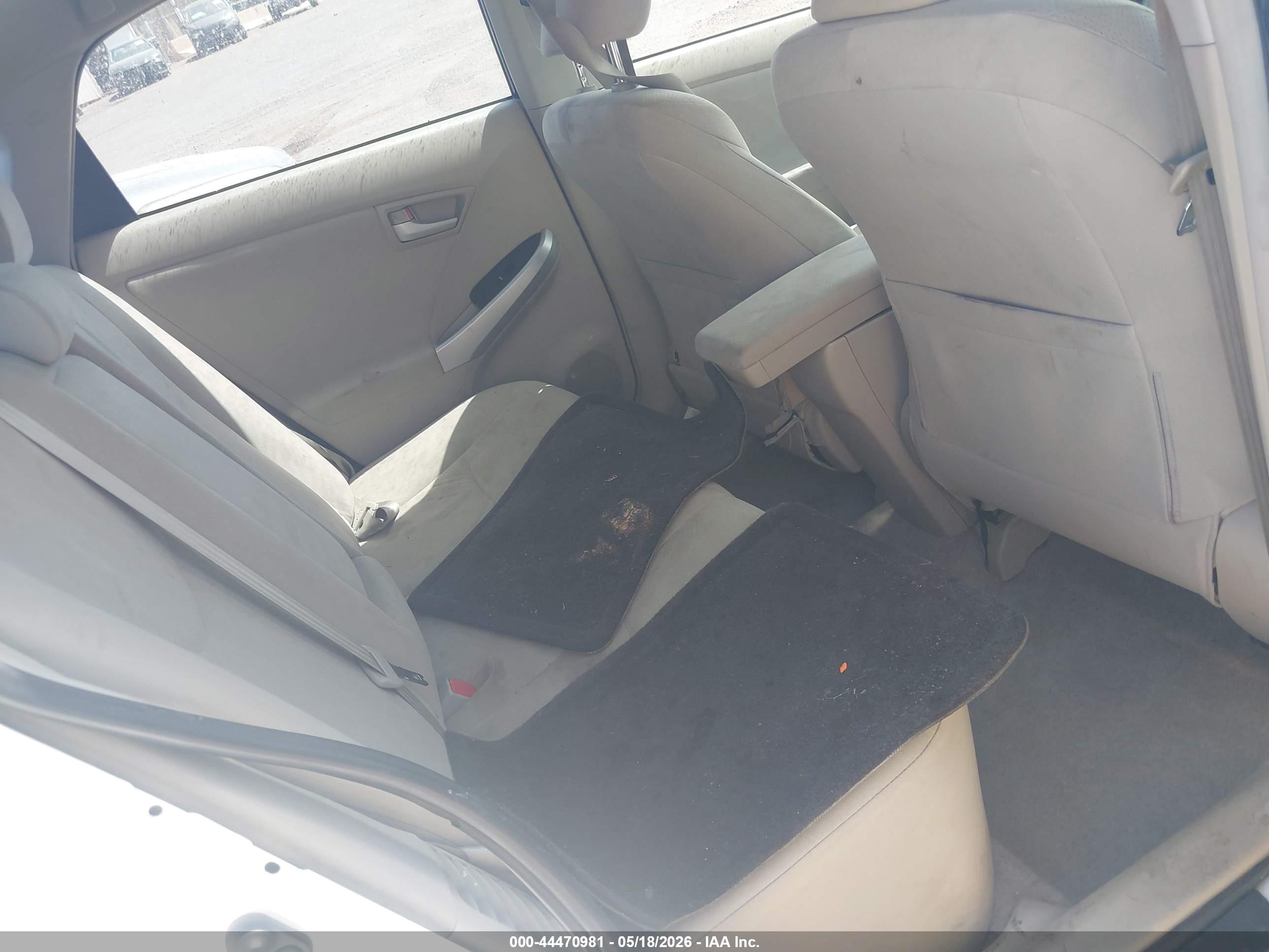 TOYOTA PRIUS image 8