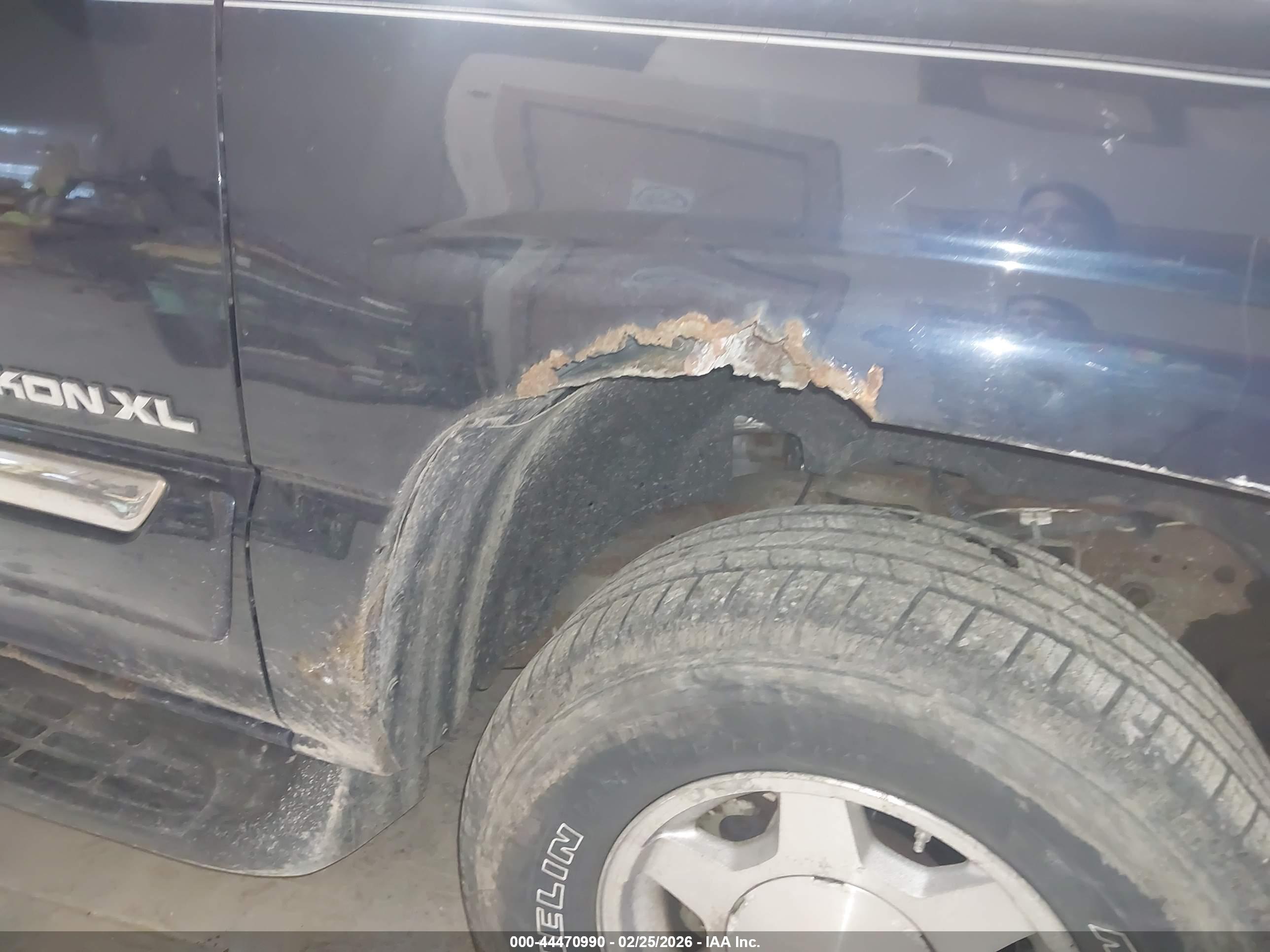 GMC YUKON image 6