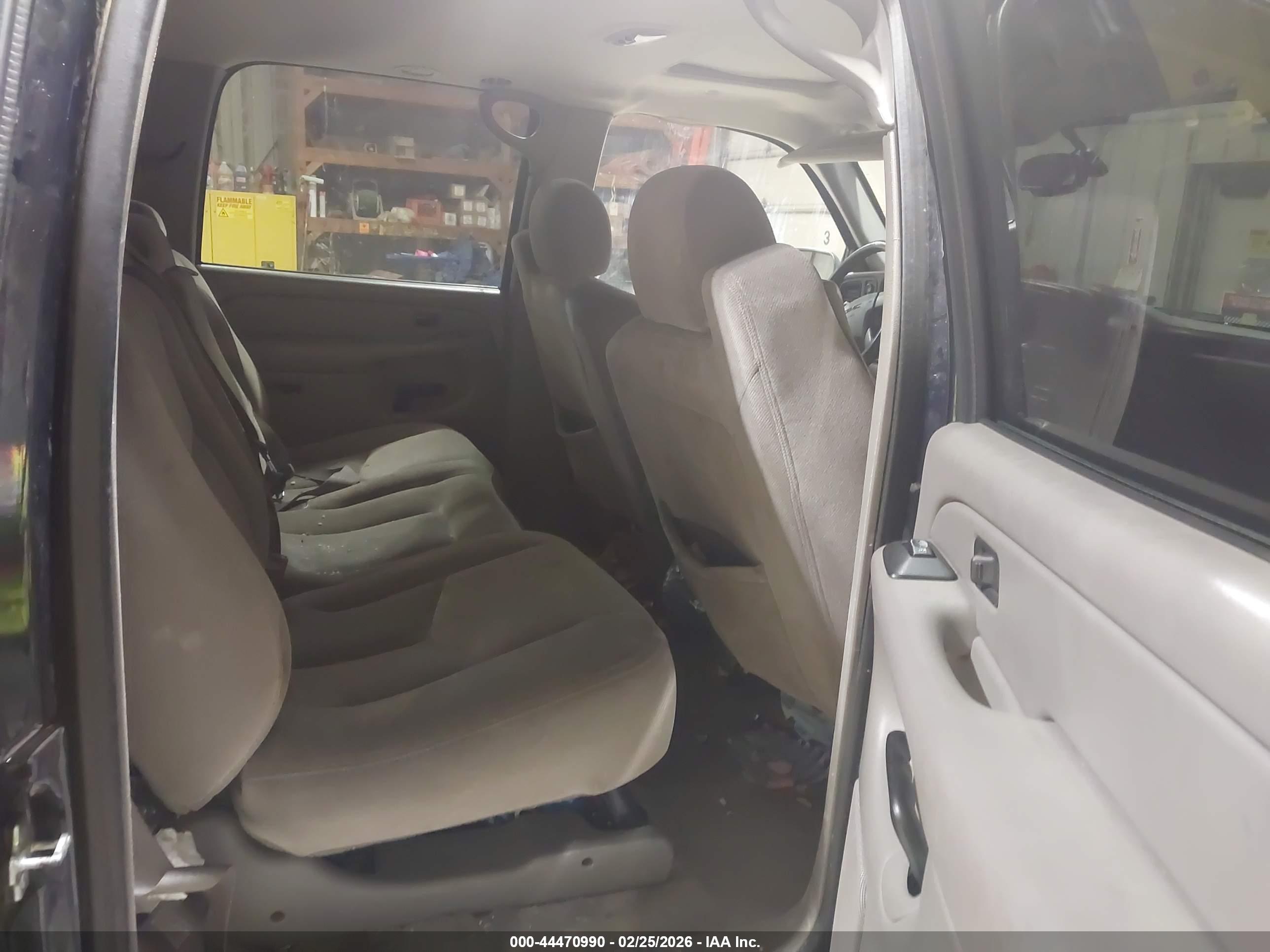 GMC YUKON image 8