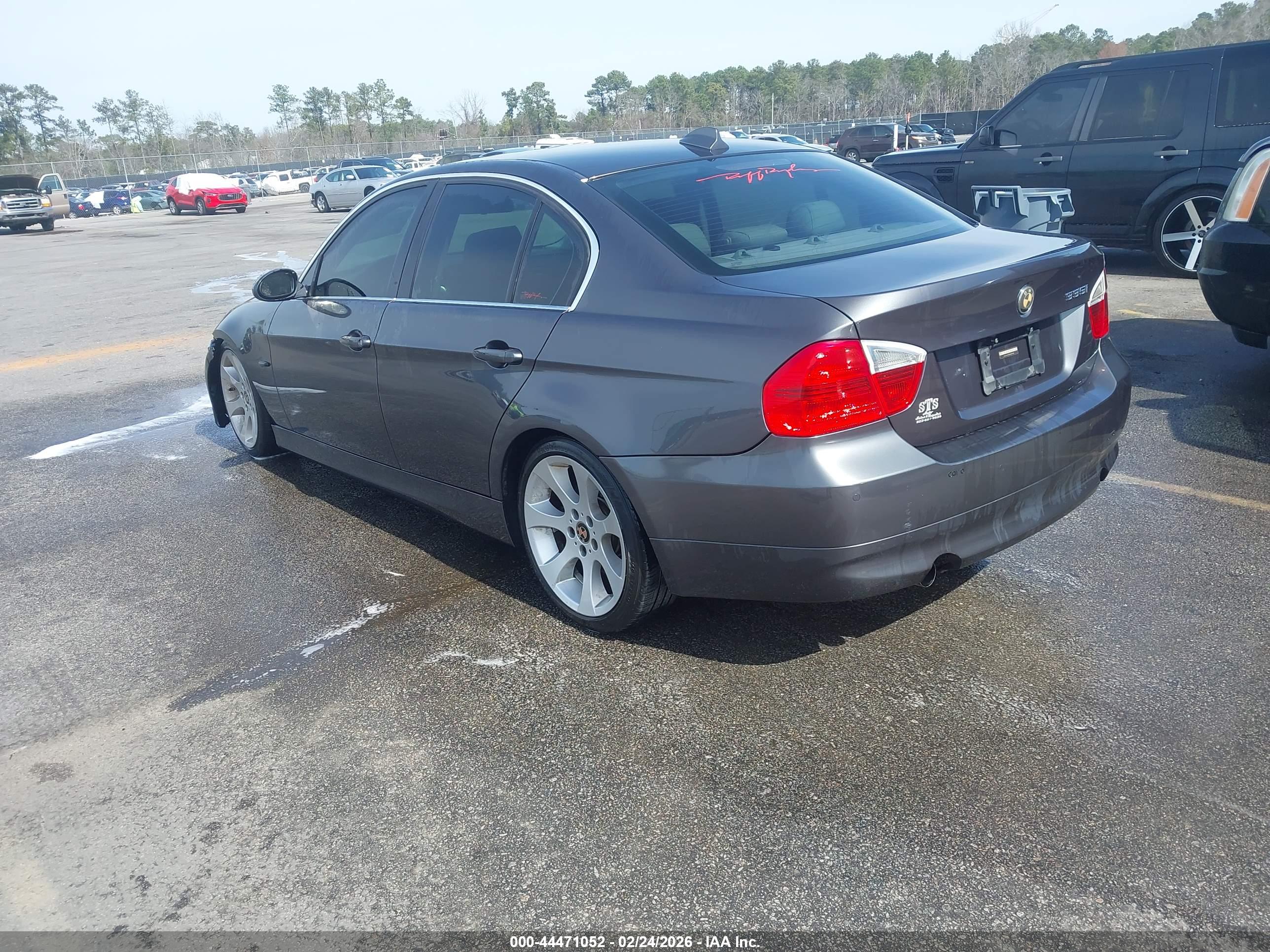 BMW 335I image 3