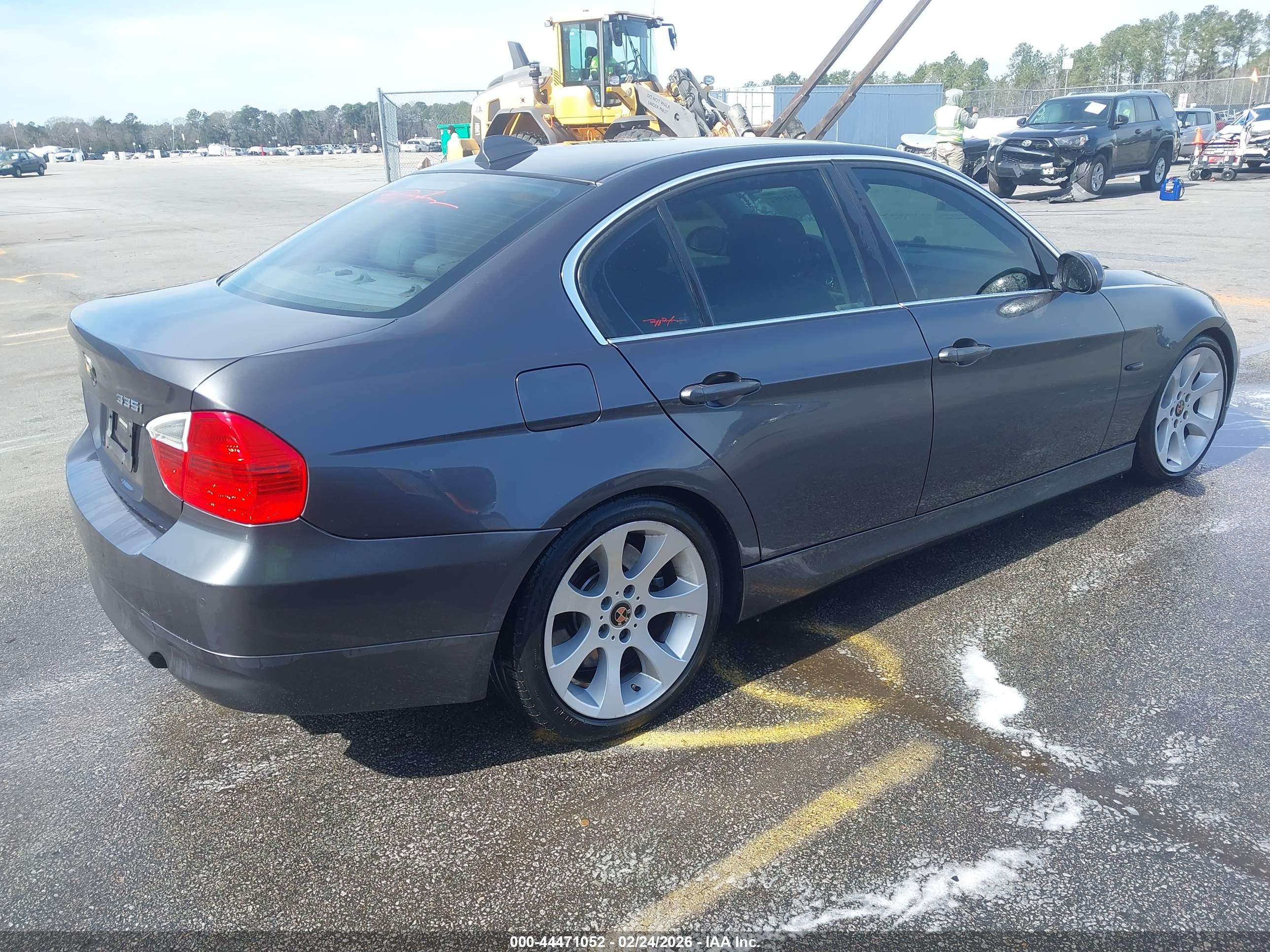 BMW 335I image 4