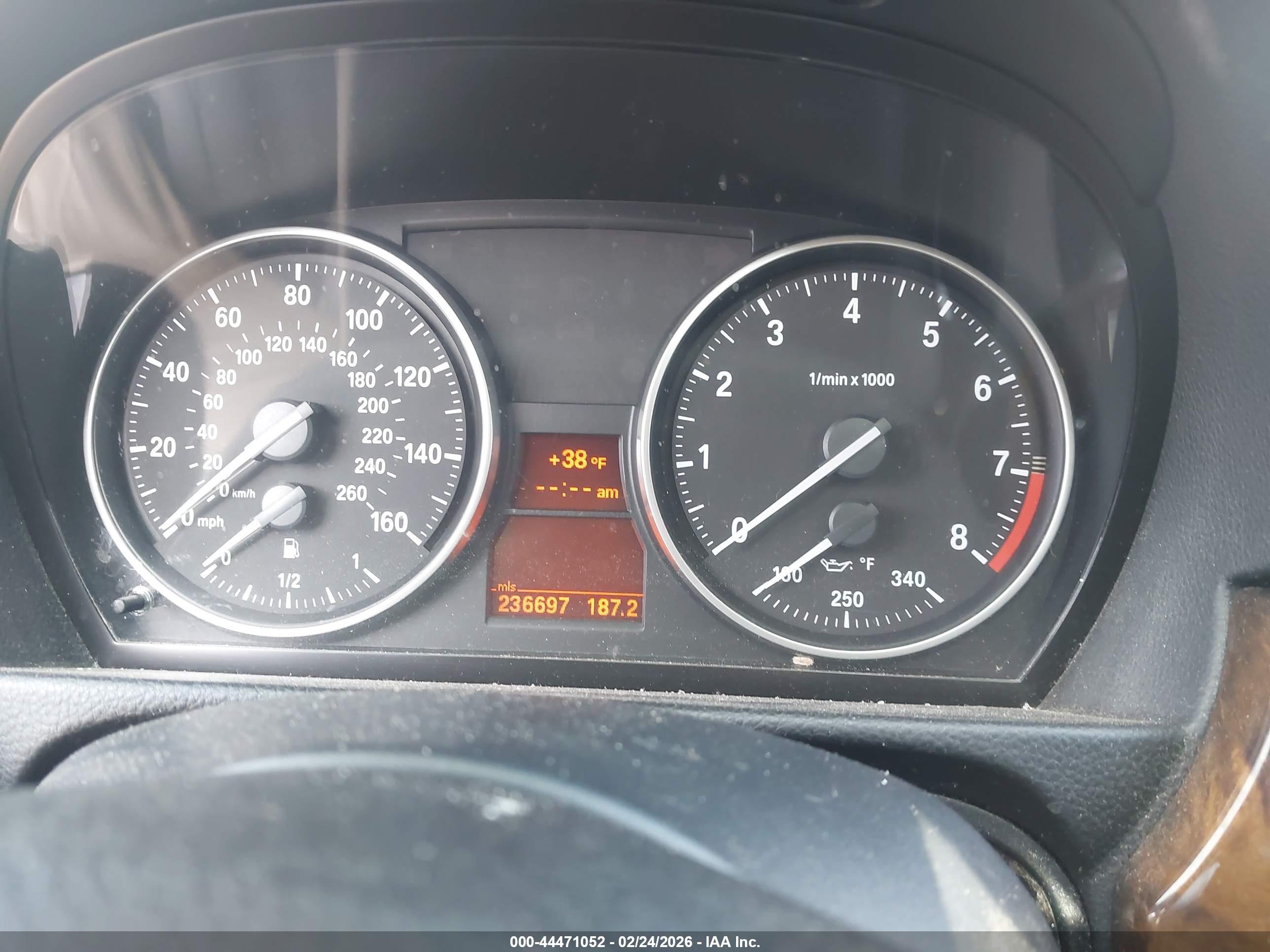 BMW 335I image 7