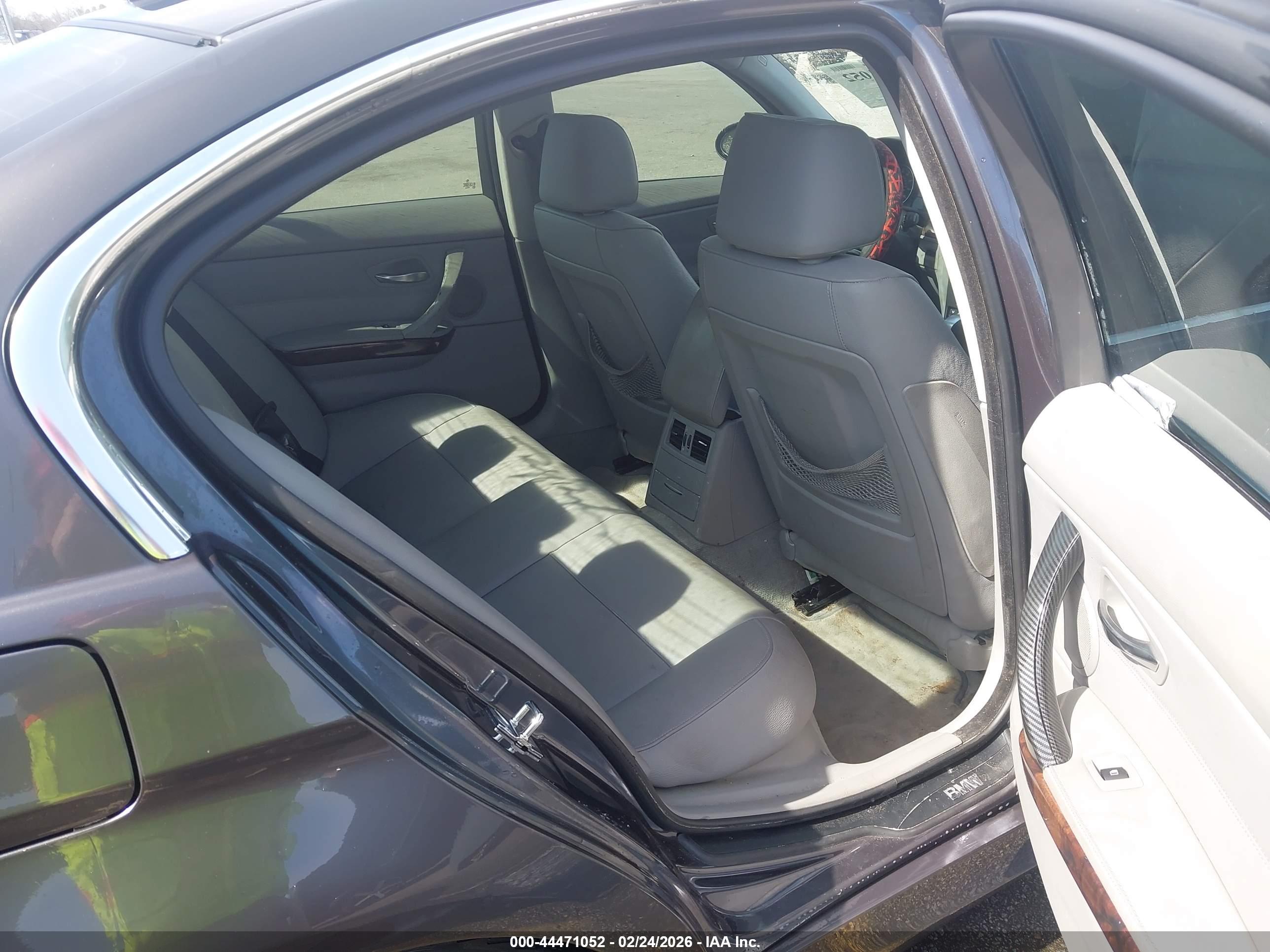 BMW 335I image 8