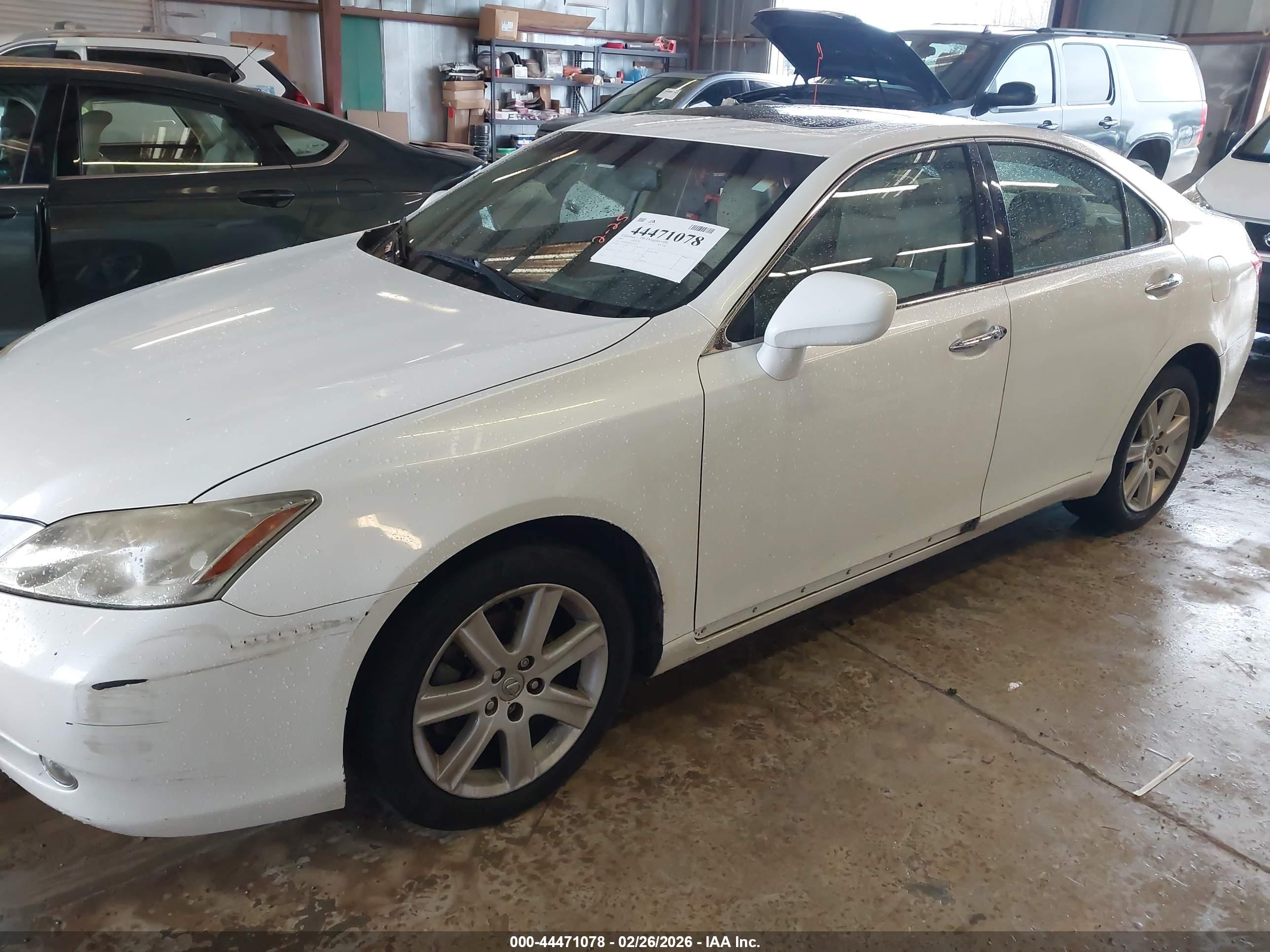 LEXUS ES image 2