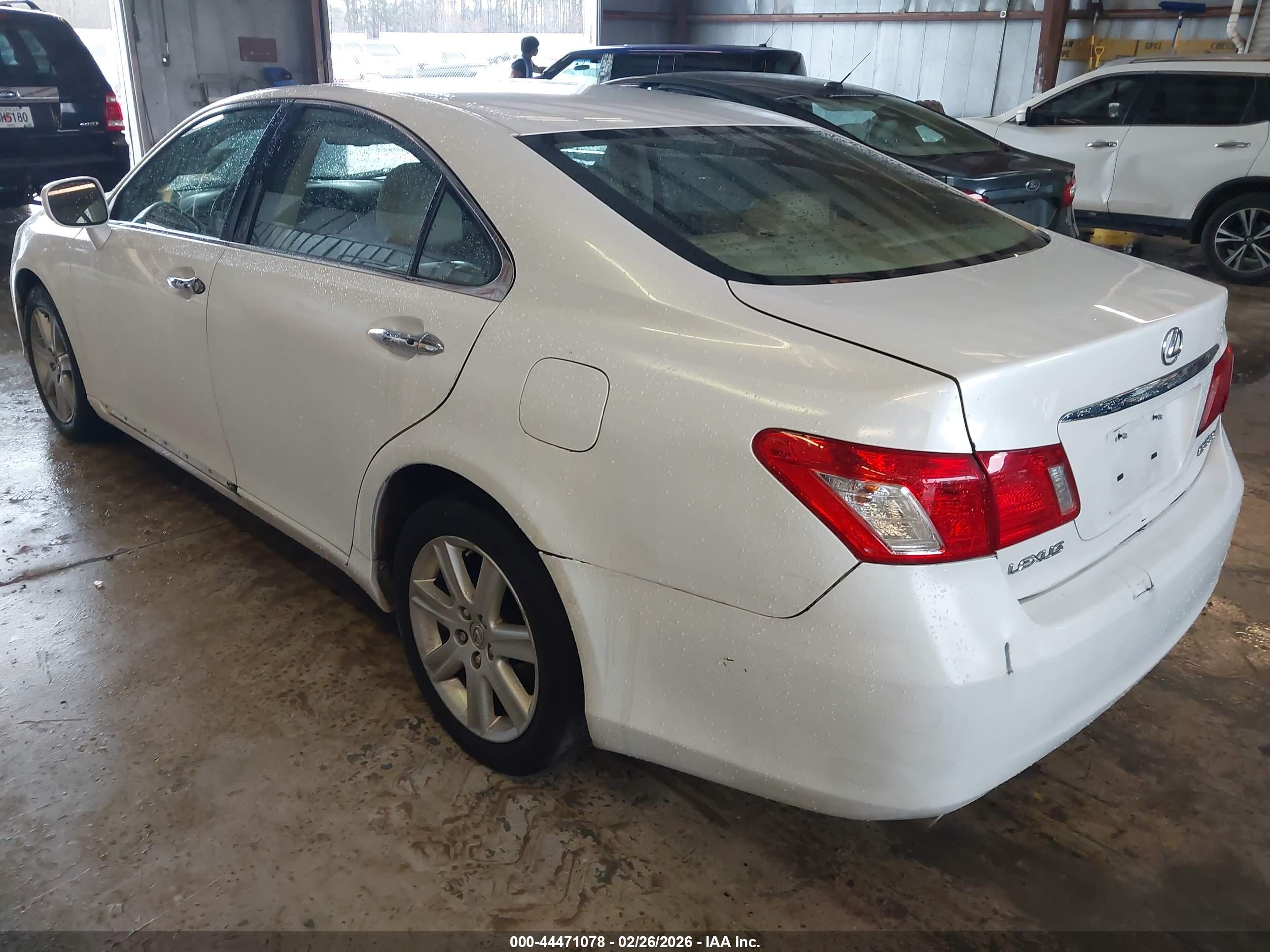 LEXUS ES image 3