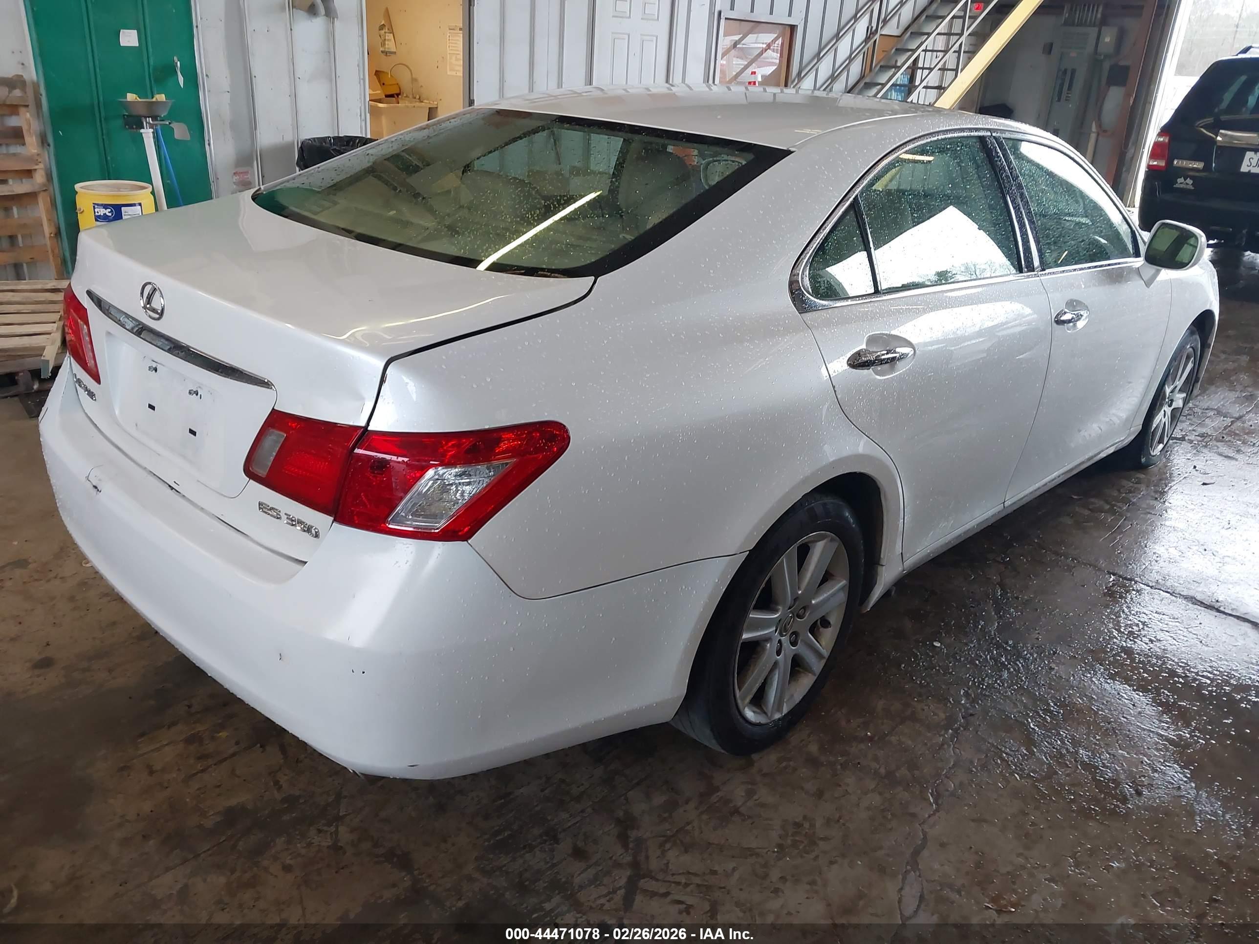 LEXUS ES image 4
