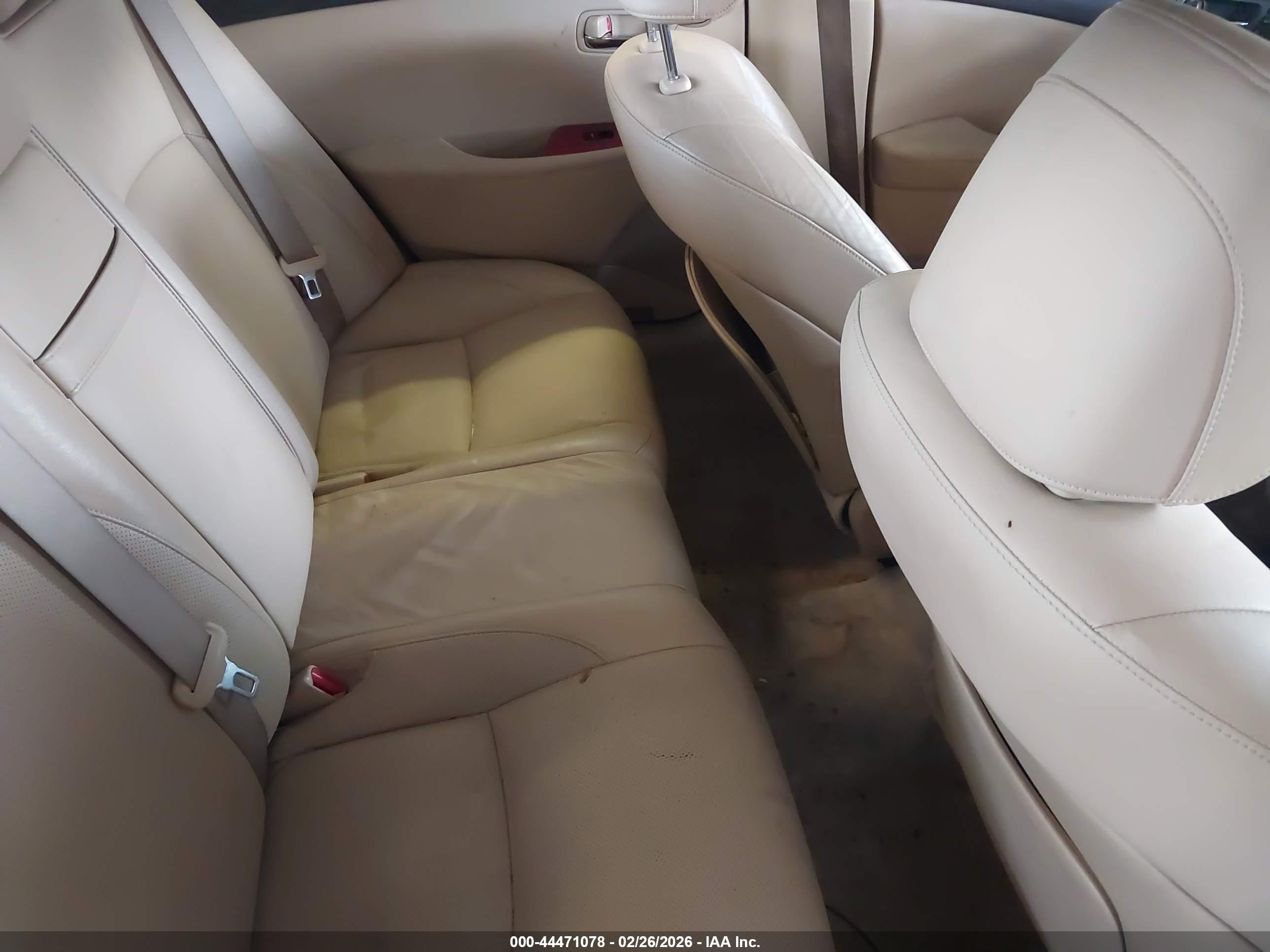 LEXUS ES image 8