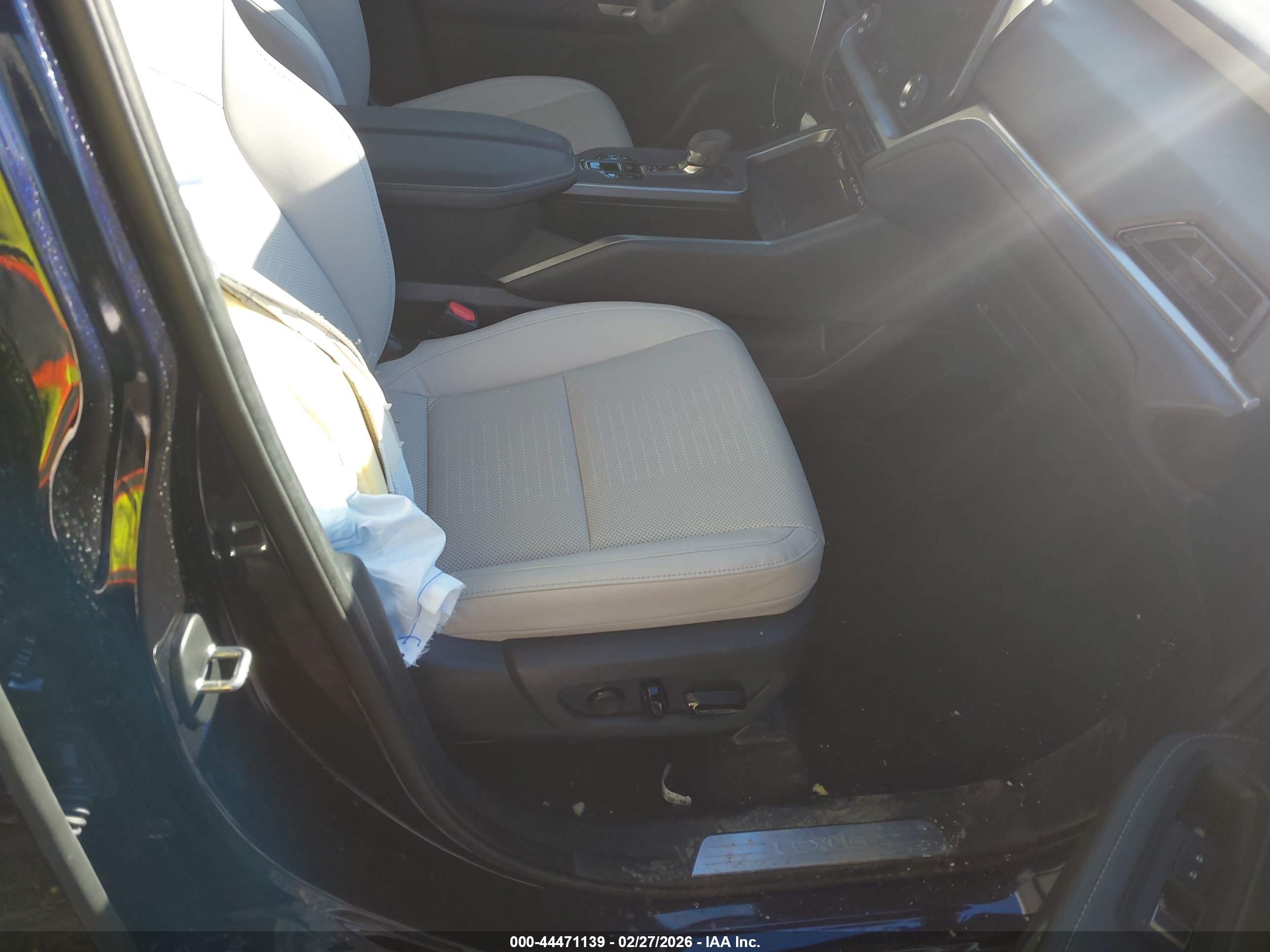 LEXUS TX image 5