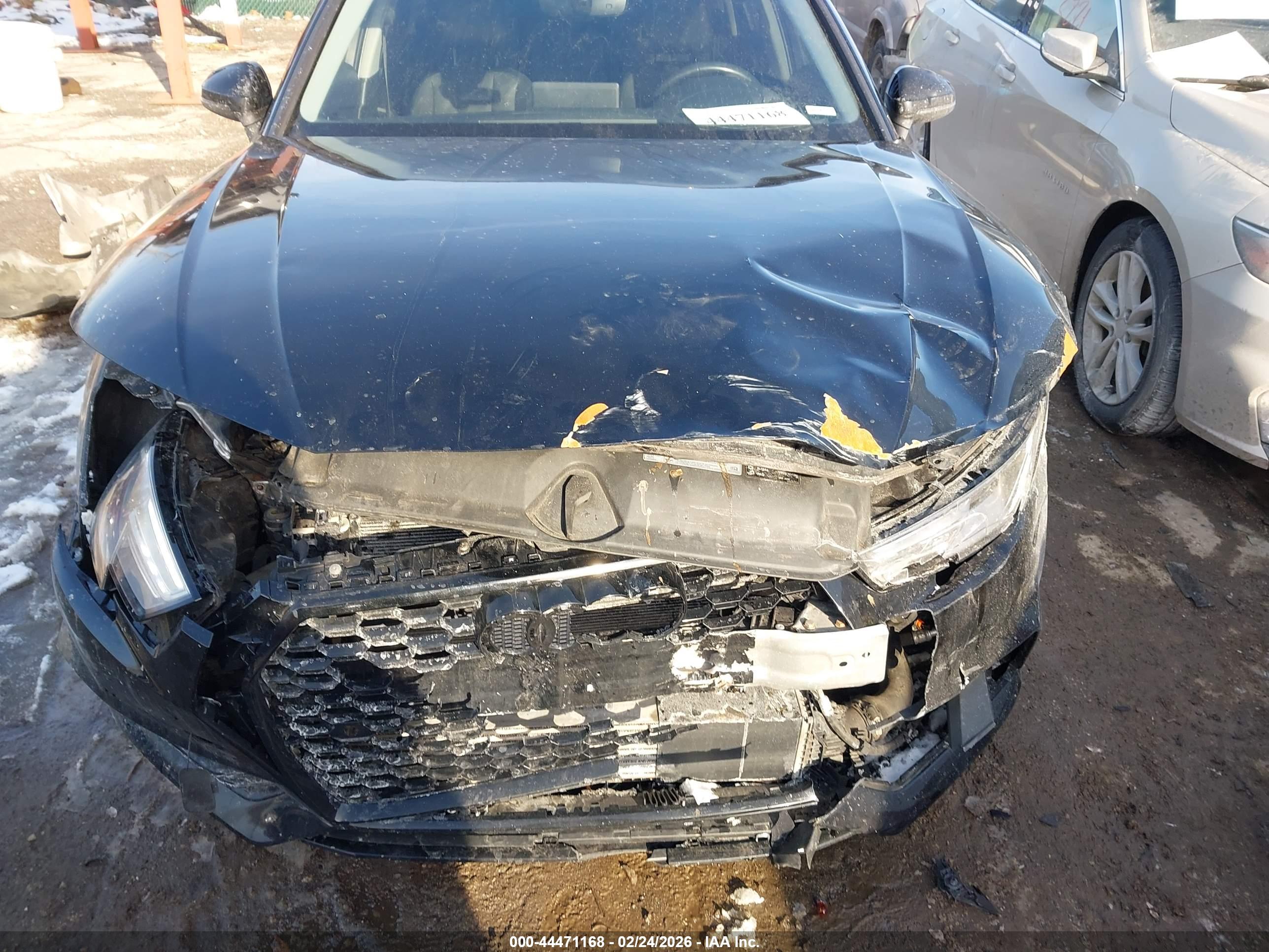 AUDI A4 image 6