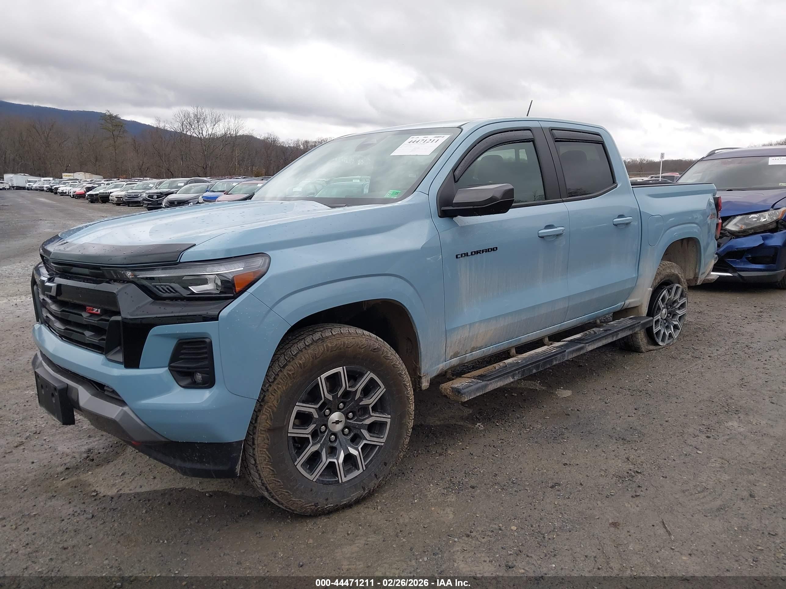 CHEVROLET COLORADO image 2