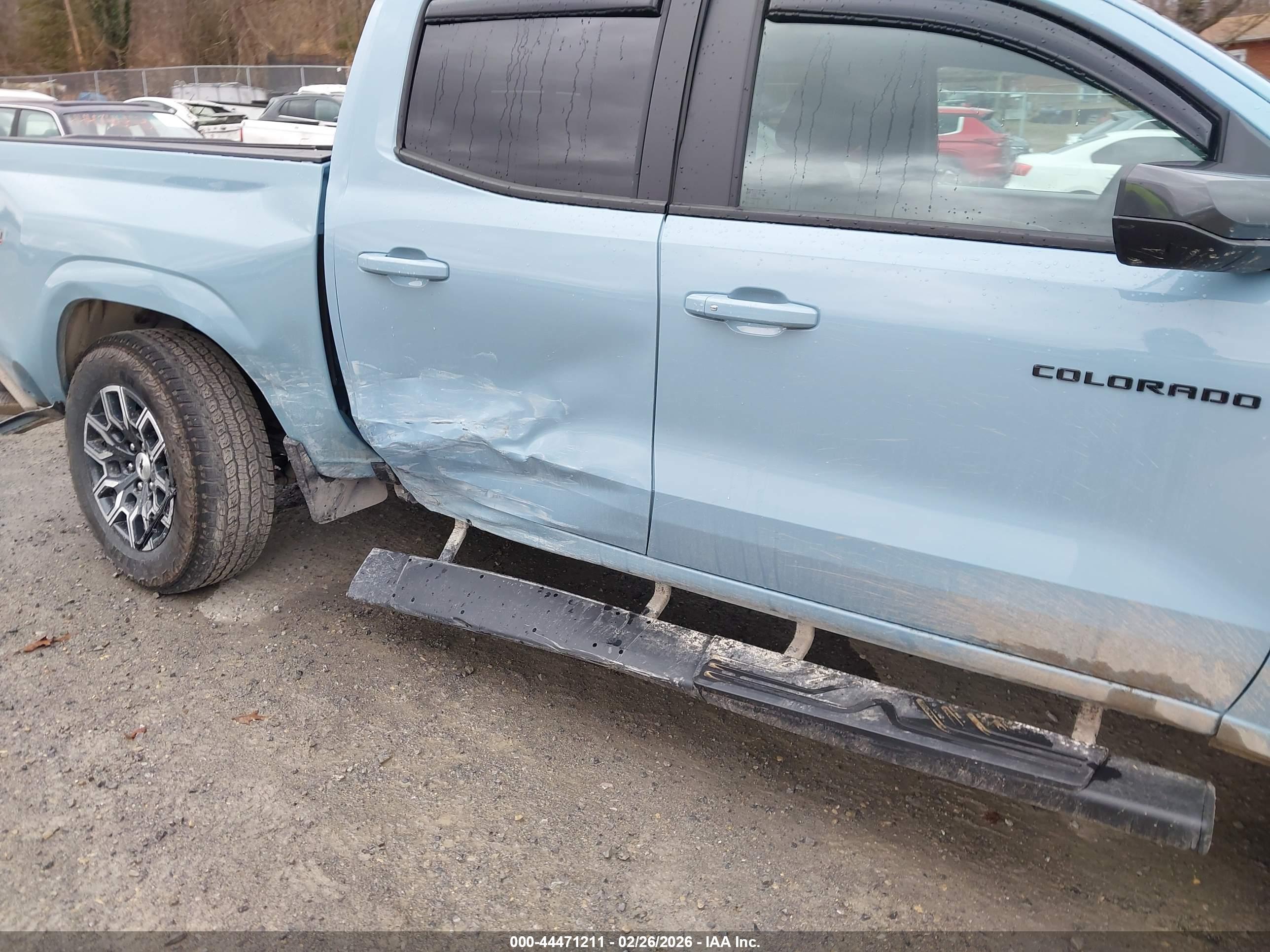 CHEVROLET COLORADO image 6