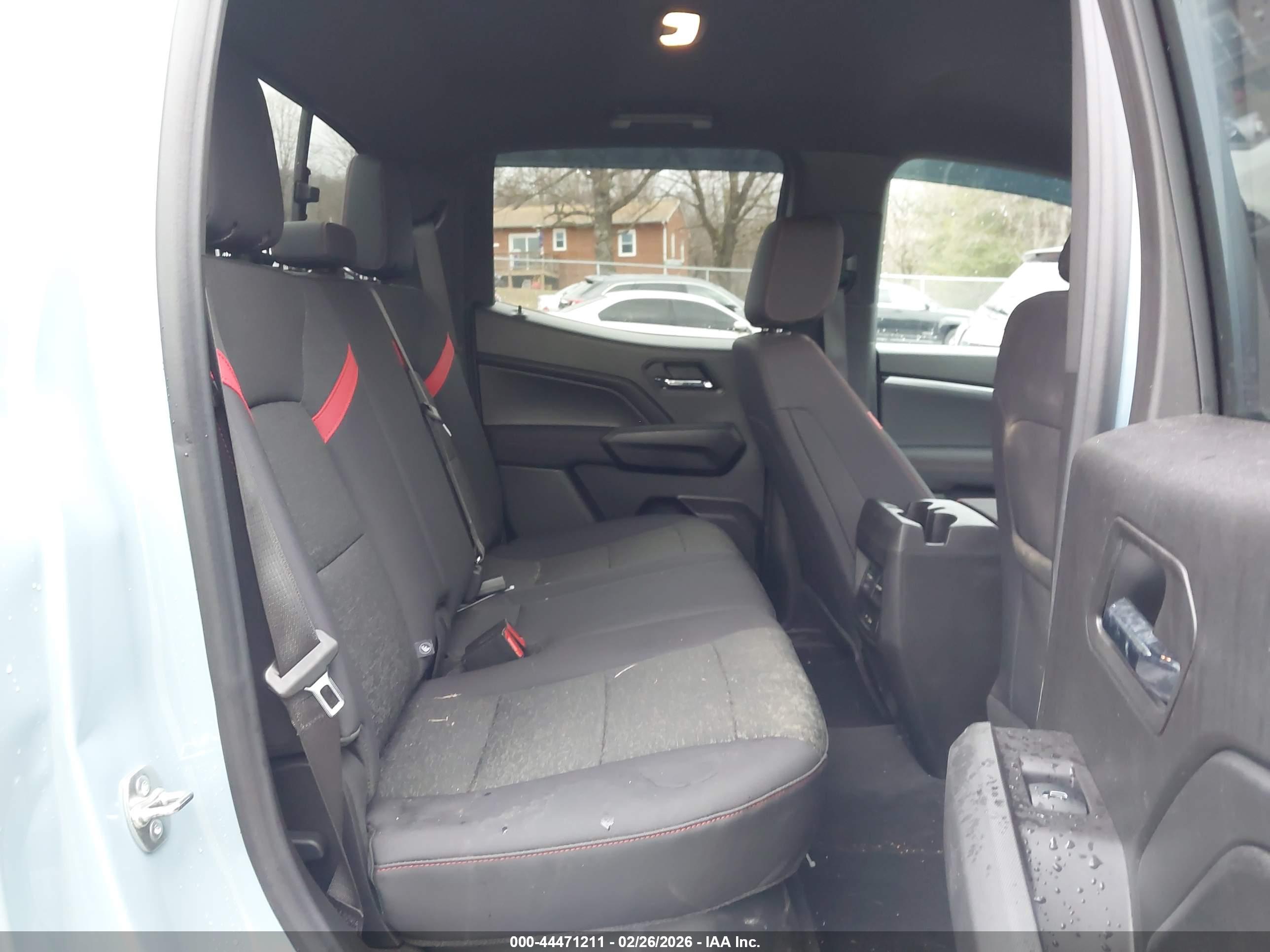 CHEVROLET COLORADO image 8