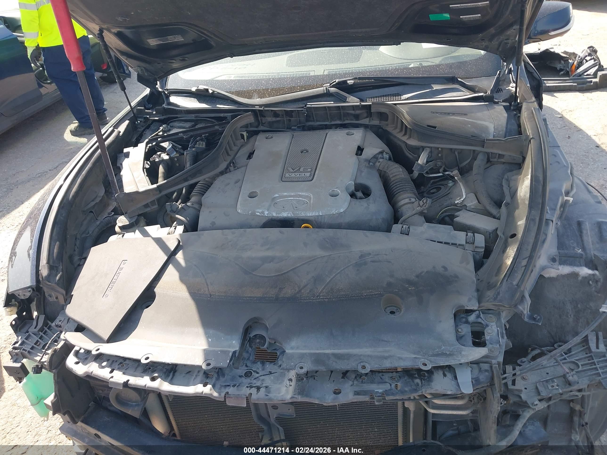 INFINITI Q70 image 10